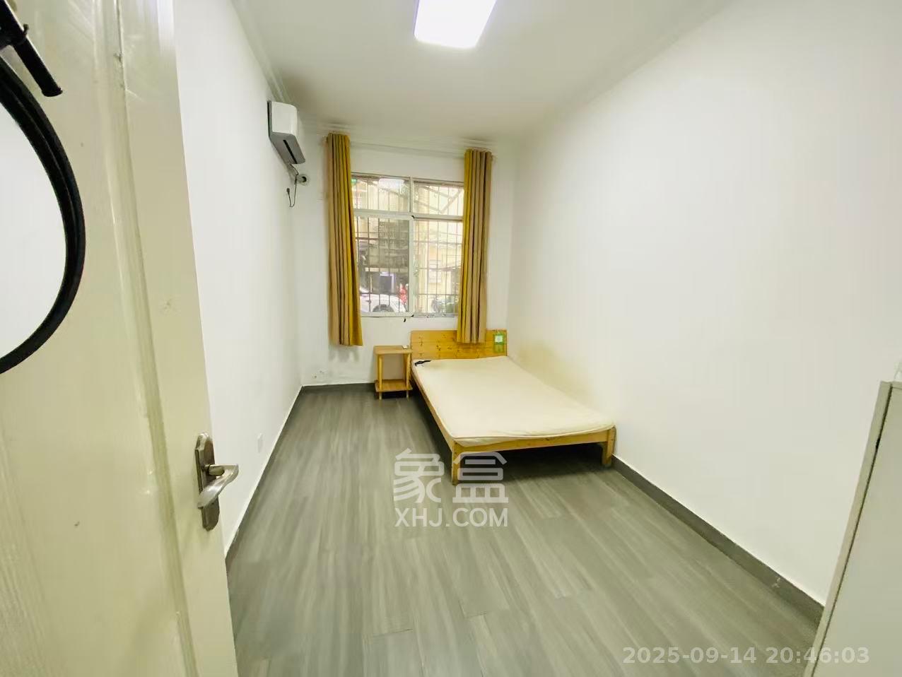 解放四村石子冲  2室1厅1卫    1700.0元/月 解放四村石子冲  2室1厅1卫    1700.0元/月