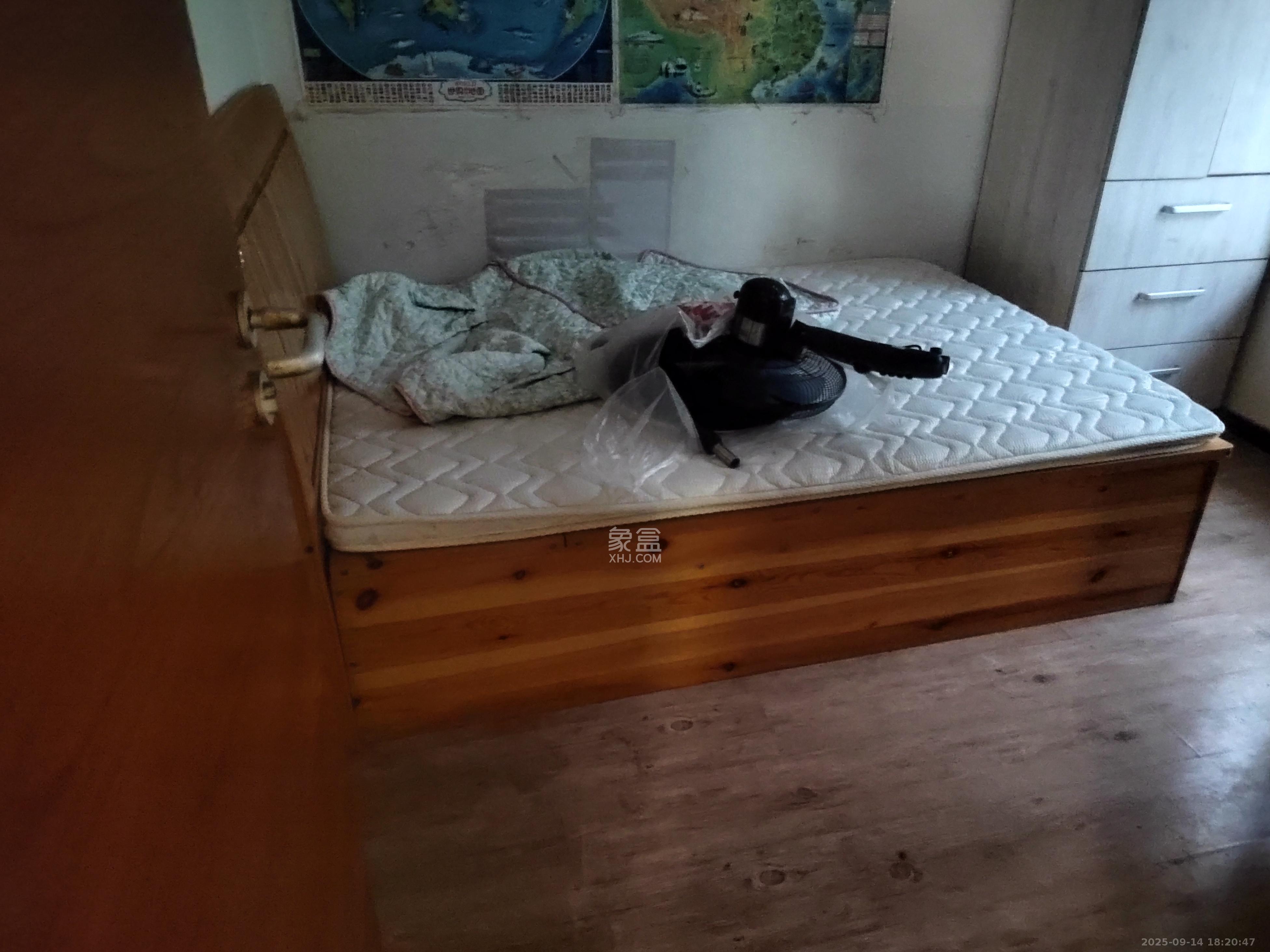 鄱阳小区 3室2厅1卫 1500.0元/月 鄱阳小区 3室2厅1卫 1500.0元/月室内图