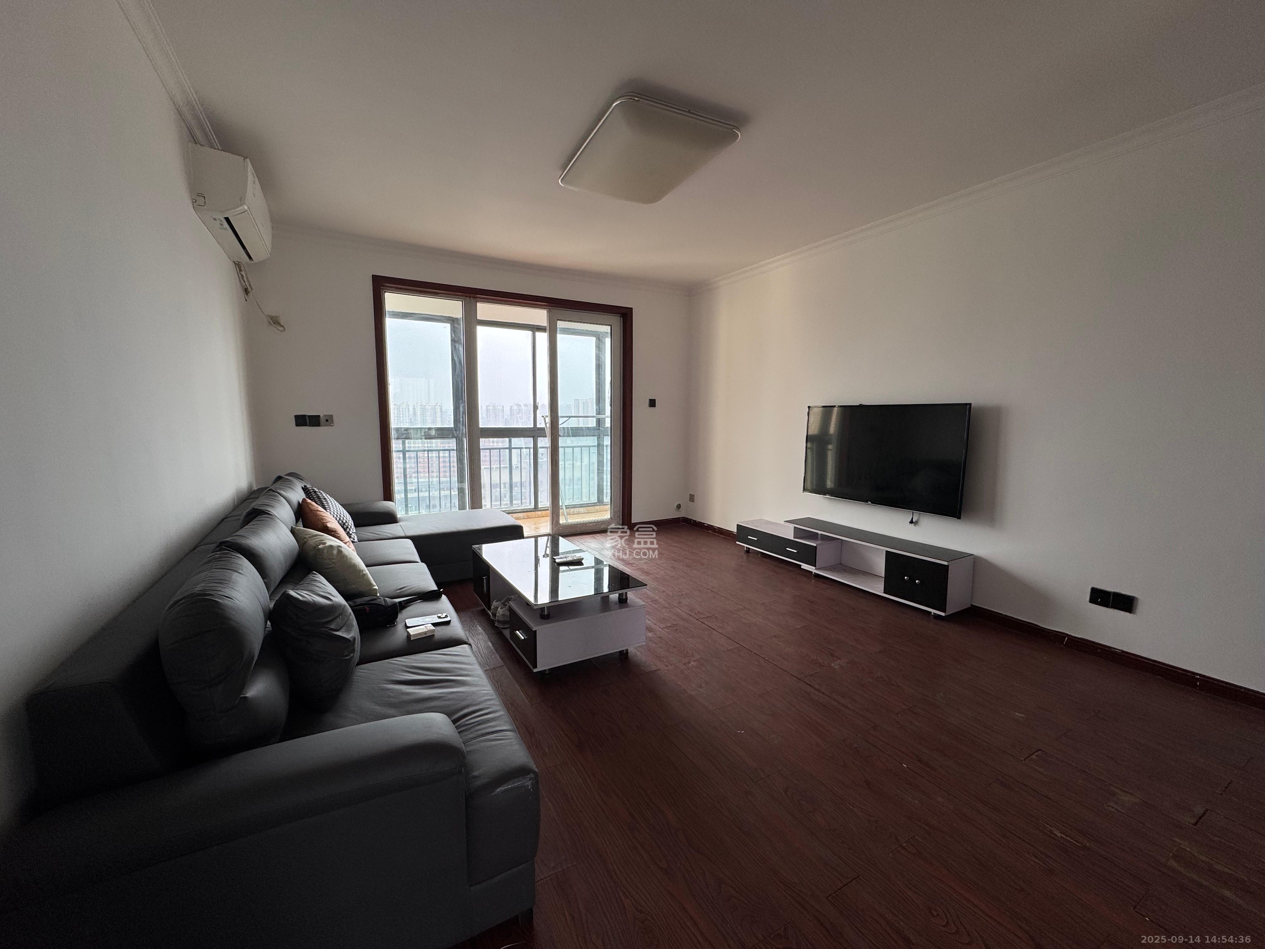 万国城(当代满庭春MOMA)一期 1室2厅2卫 2500.0元/月 万国城(当代满庭春MOMA)一期 1室2厅2卫 2500.0元/月室内图