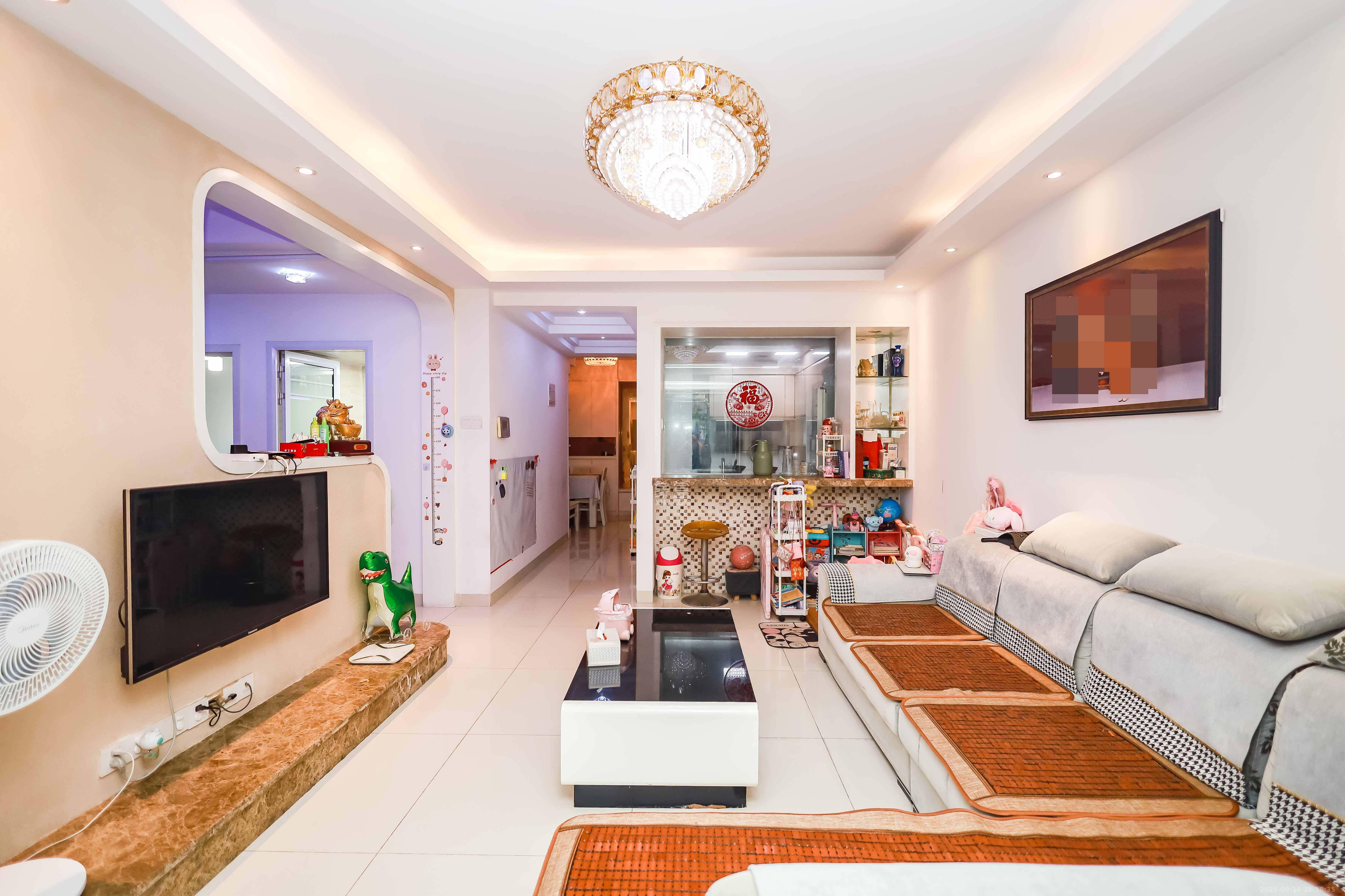 长房时代城 3室2厅1卫 94.0万 长房时代城 3室2厅1卫 94.0万客厅