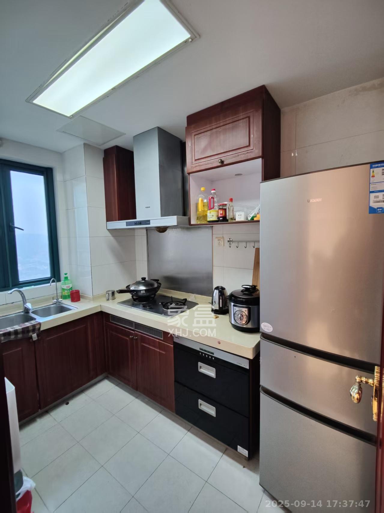 恒大城  3室2厅1卫    2000.0元/月室内图