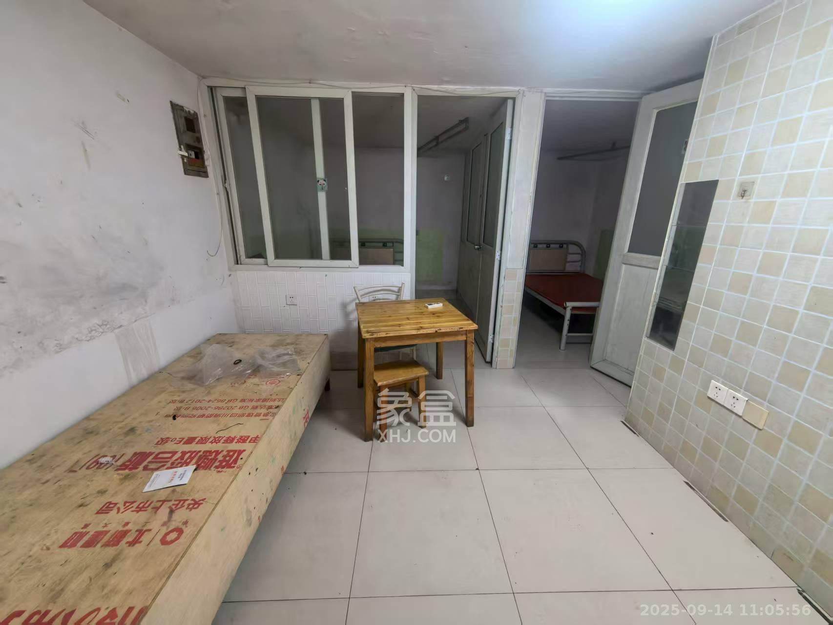 恩瑞麓山名园（龙王港小区）  2室1厅1卫    900.0元/月室内图