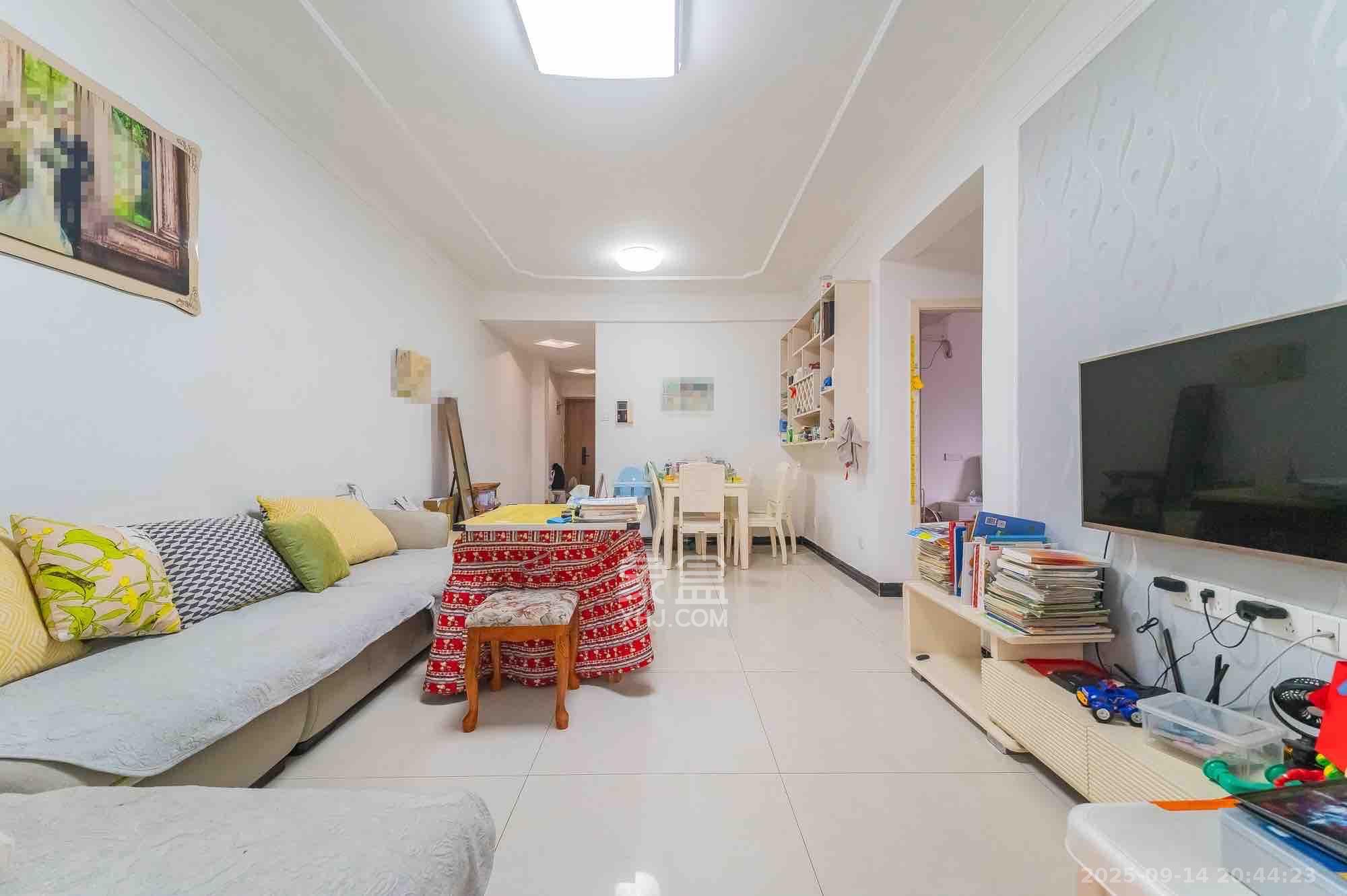 恒基凯旋门一二期  3室2厅1卫    1999.0元/月室内图