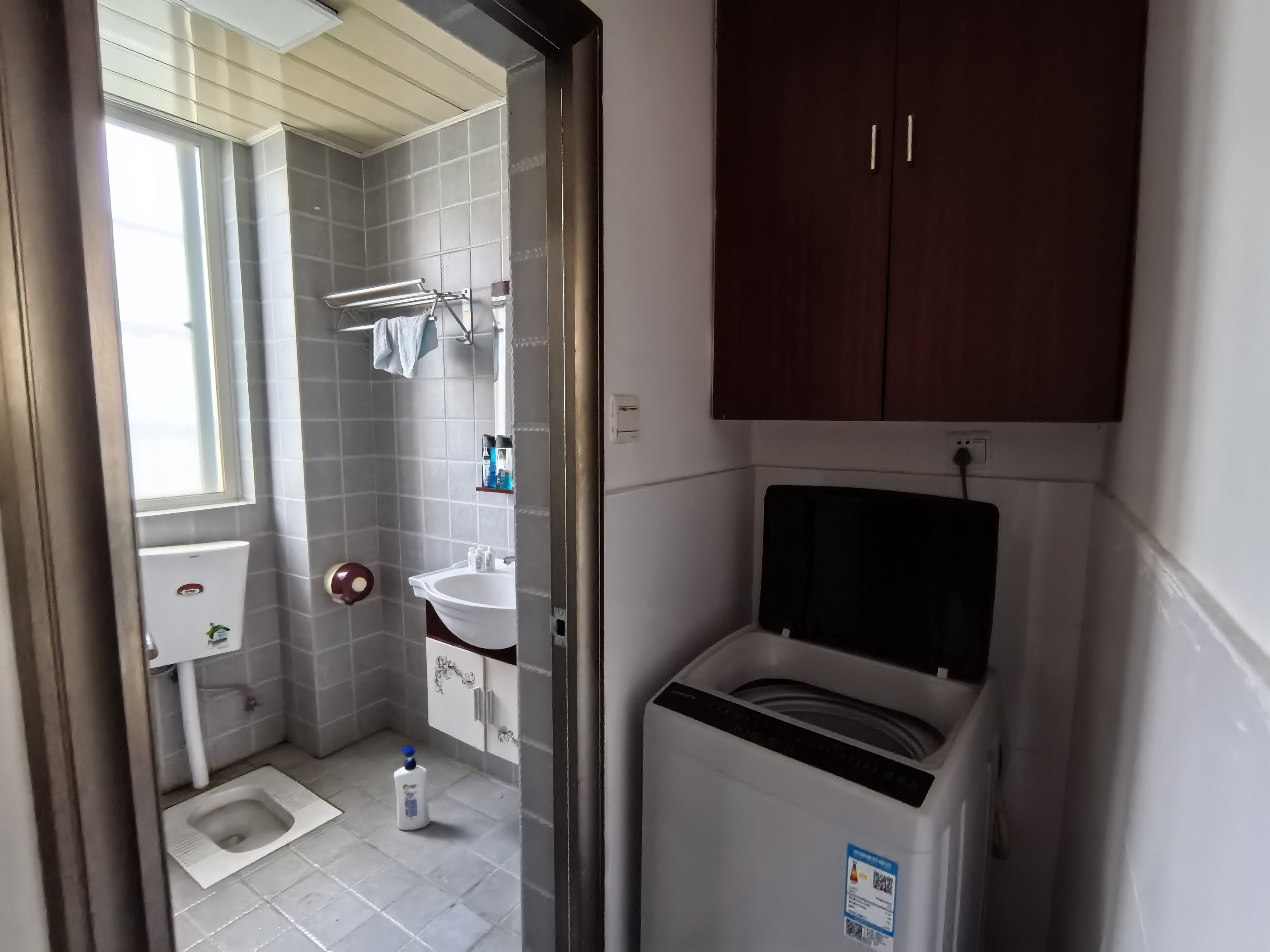 天上人间 3室2厅1卫 2600.0元/月 天上人间 3室2厅1卫 2600.0元/月室内图