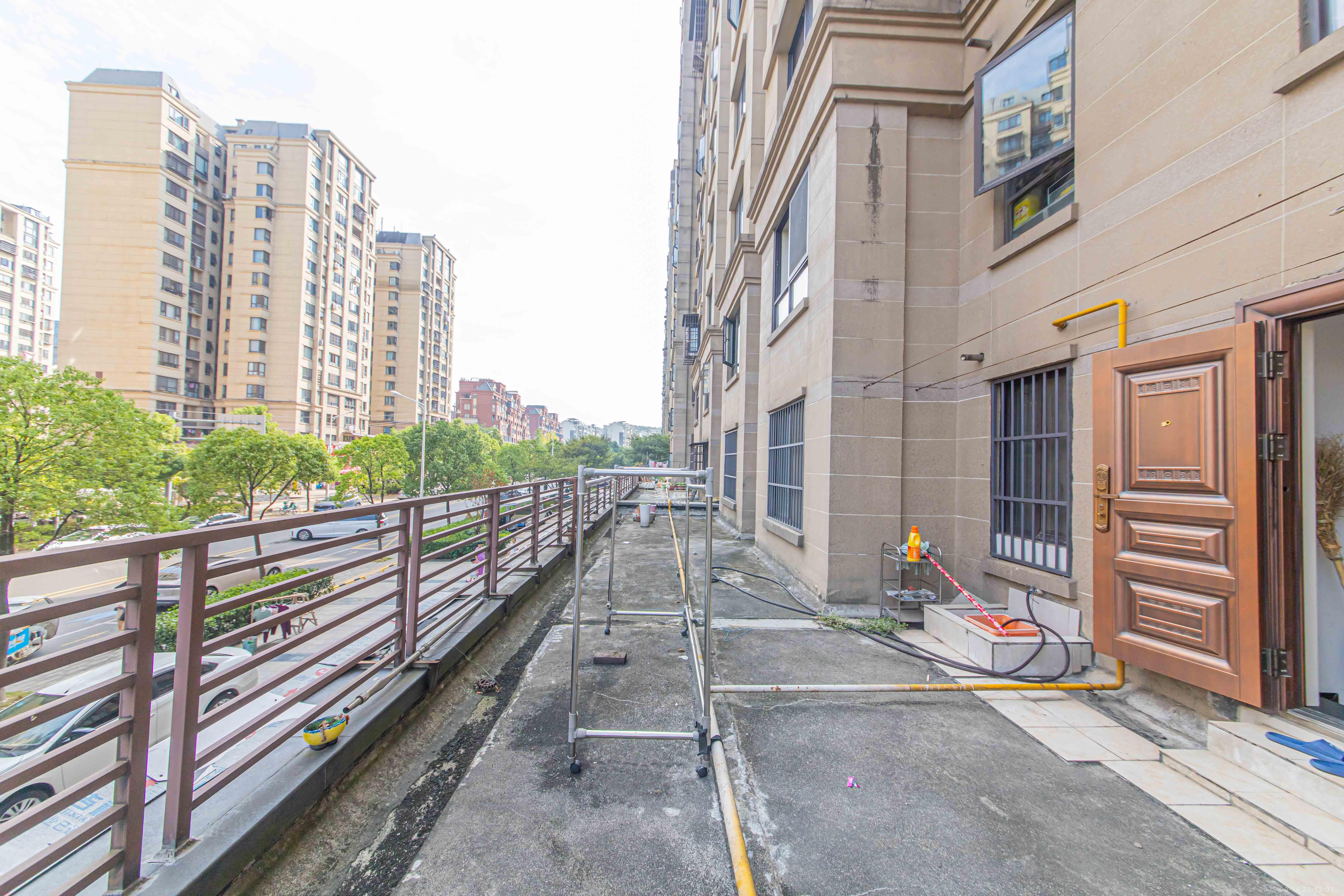 北辰中央公园A区 4室2厅1卫 130.8万 北辰中央公园A区 4室2厅1卫 130.8万阳台