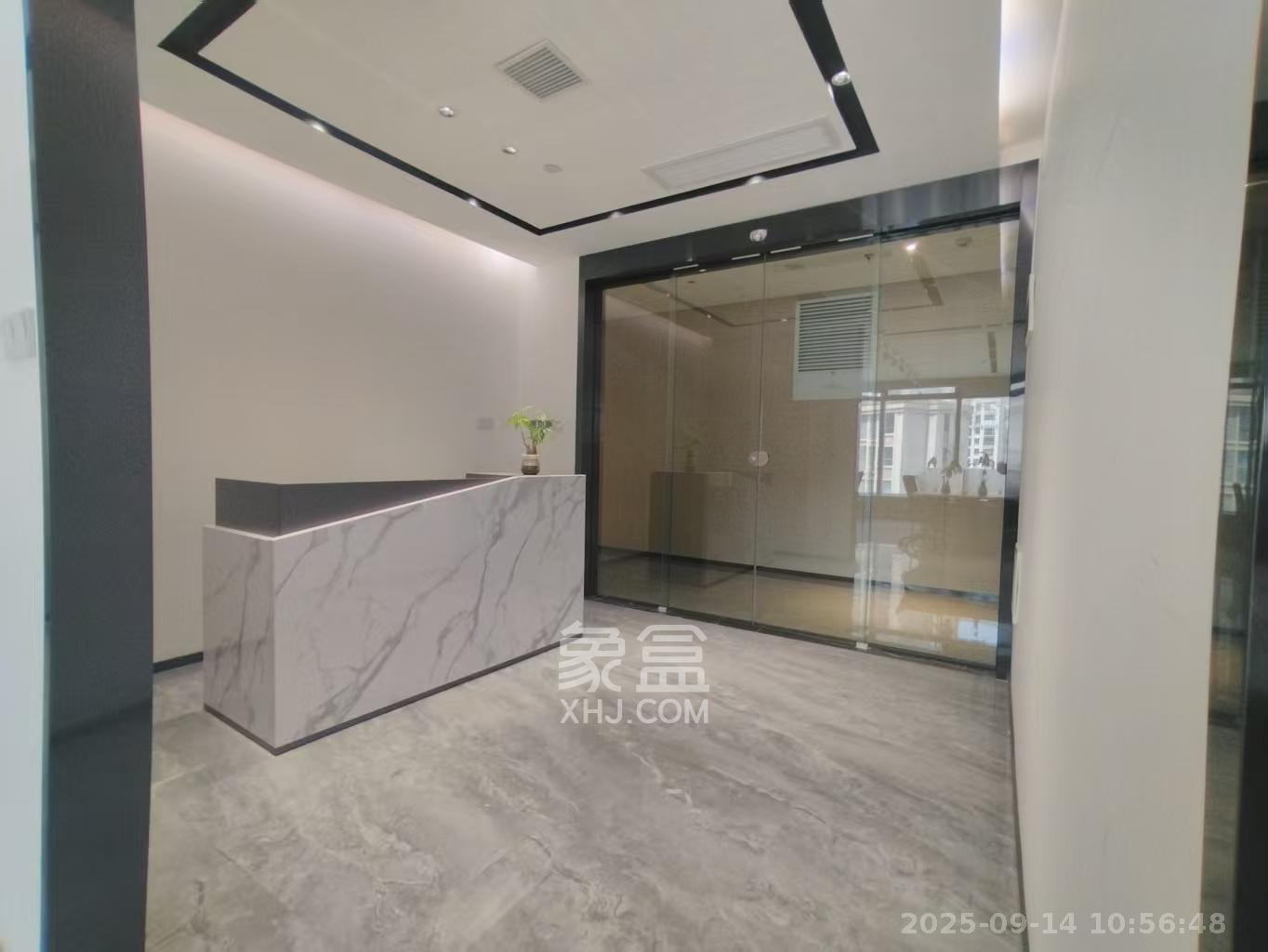 世茂铂曼 5室2厅1卫 11800.0元/月 世茂铂曼 5室2厅1卫 11800.0元/月室内图