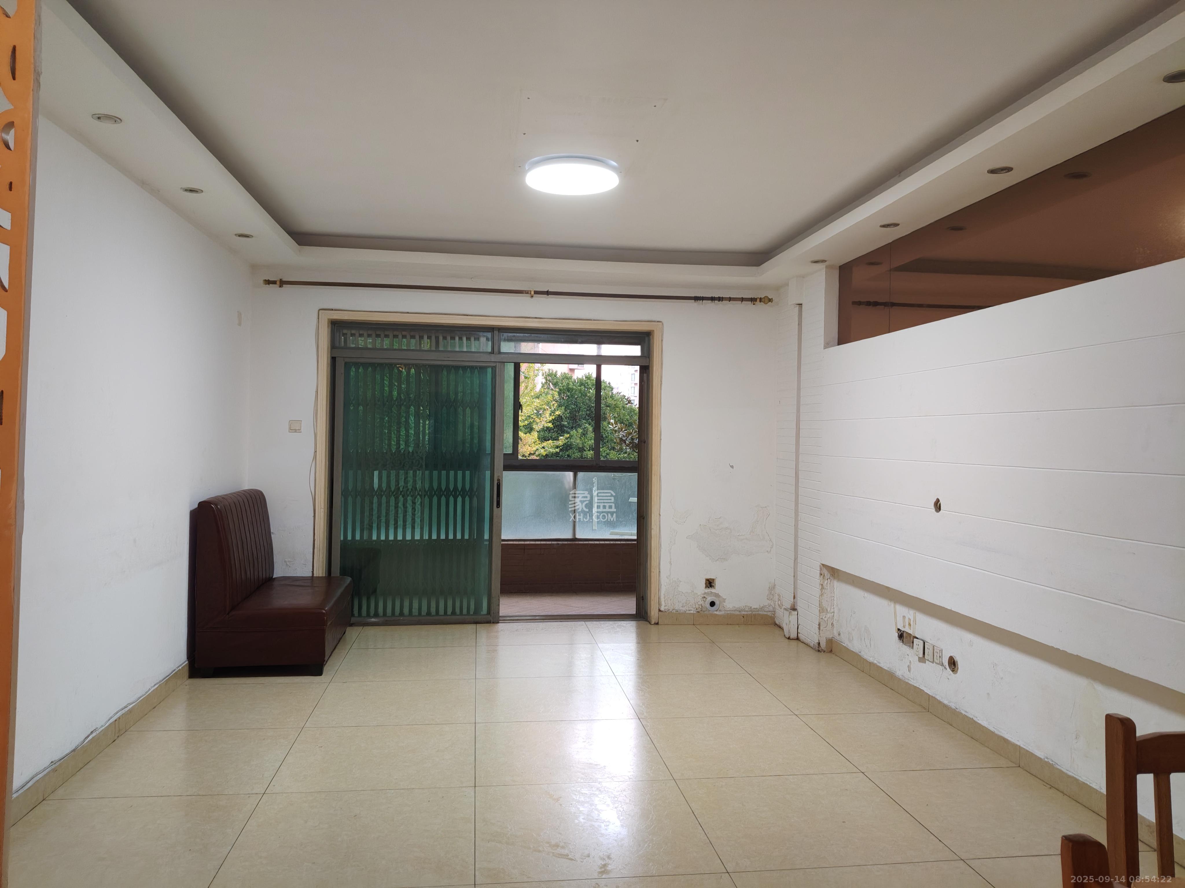 新城新世界一二三期 3室2厅1卫 2600.0元/月 新城新世界一二三期 3室2厅1卫 2600.0元/月室内图