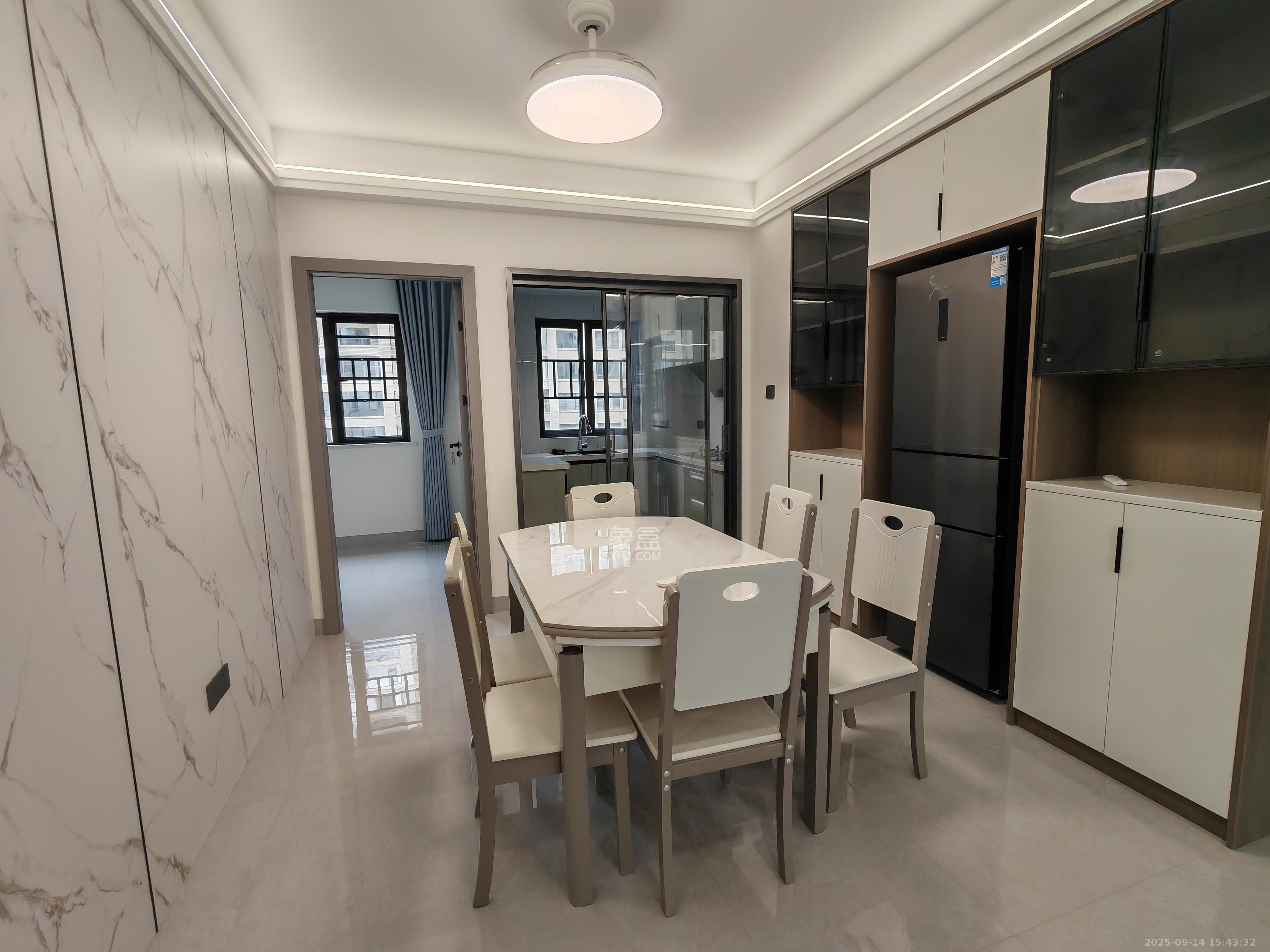 中梁星都荟  4室2厅2卫    2680.0元/月室内图