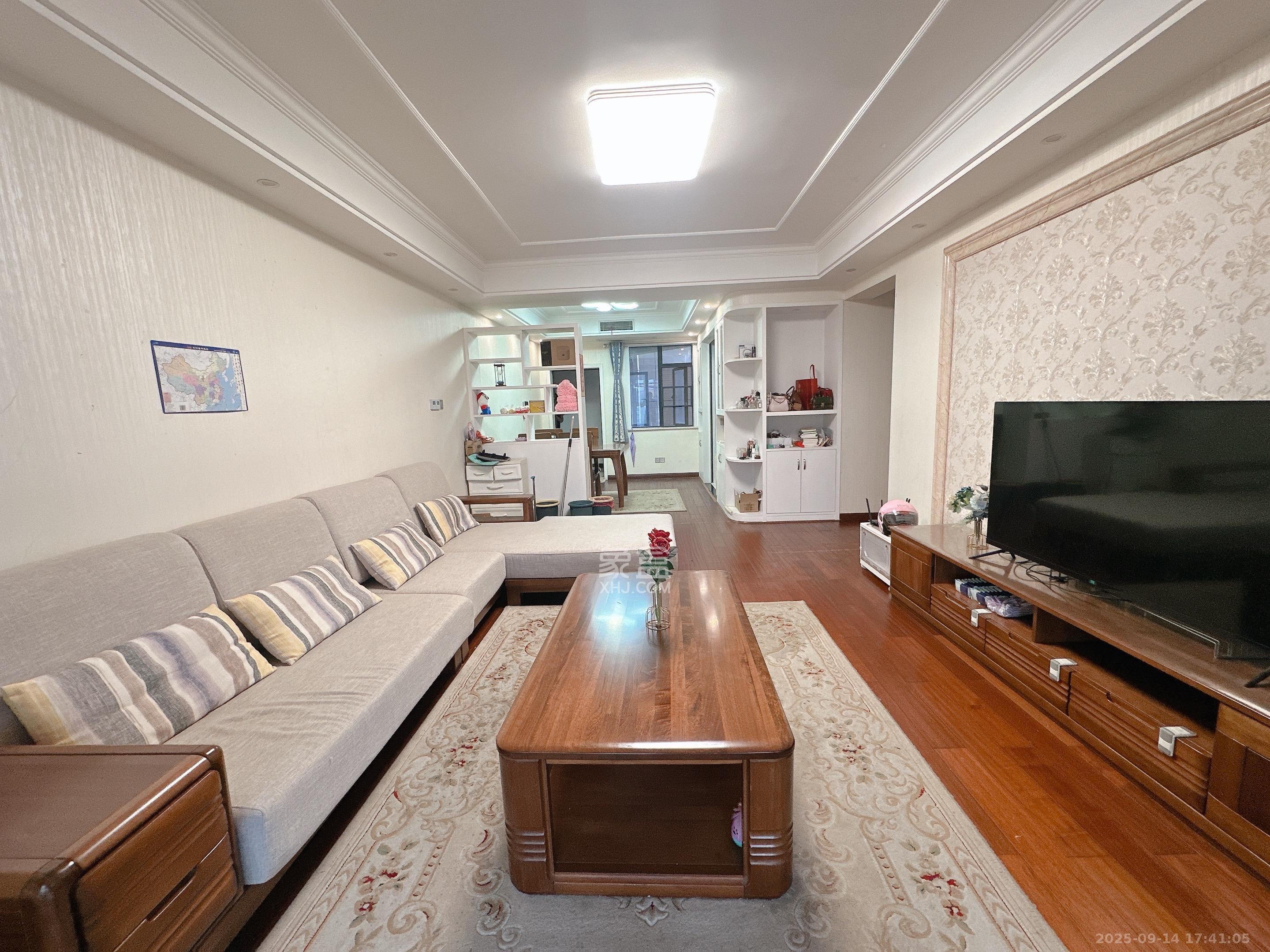 香江锦城  3室2厅1卫    4000.0元/月室内图