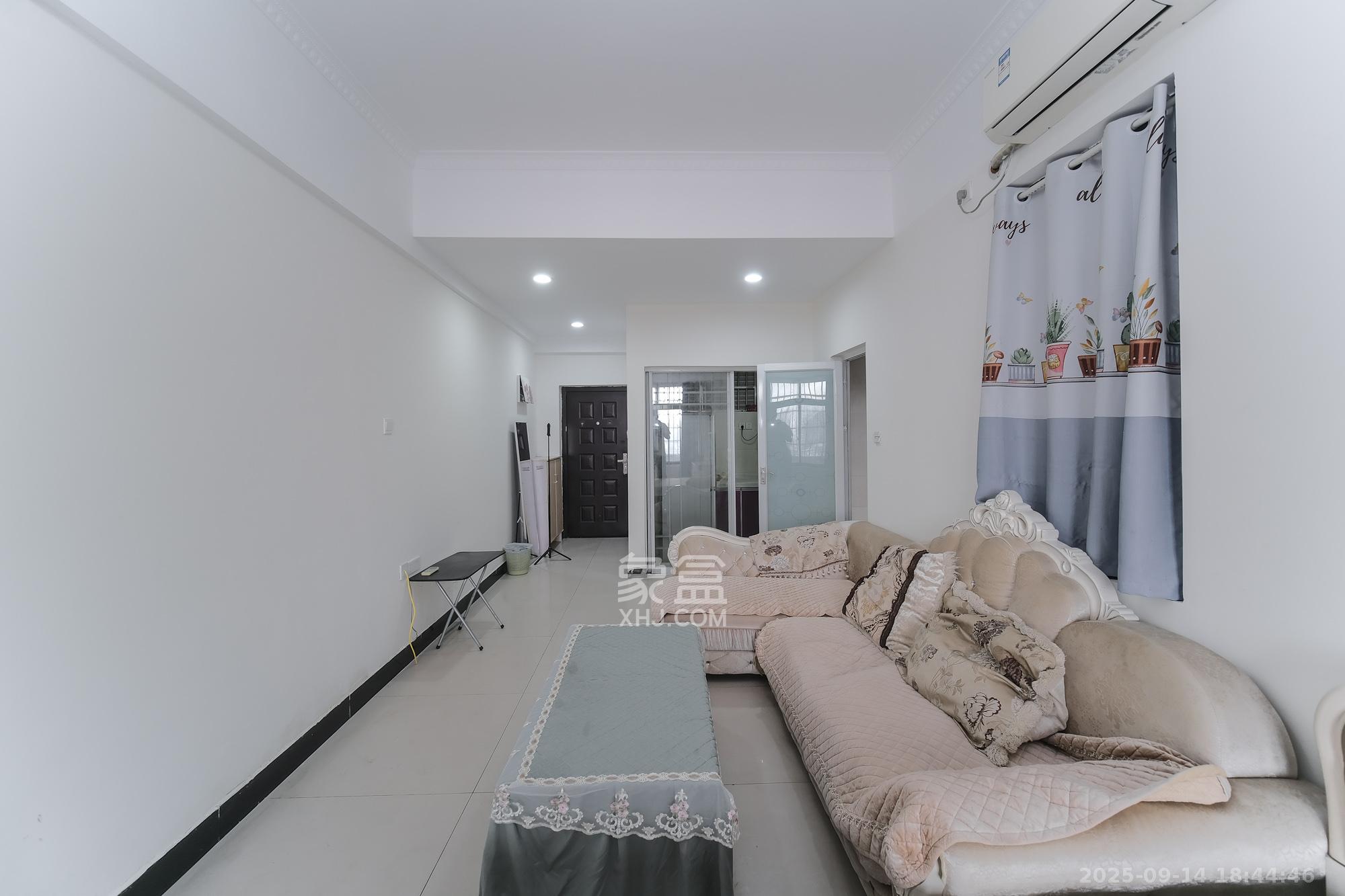 红树湾  1室1厅1卫    22.3万 红树湾  1室1厅1卫    22.3万客厅