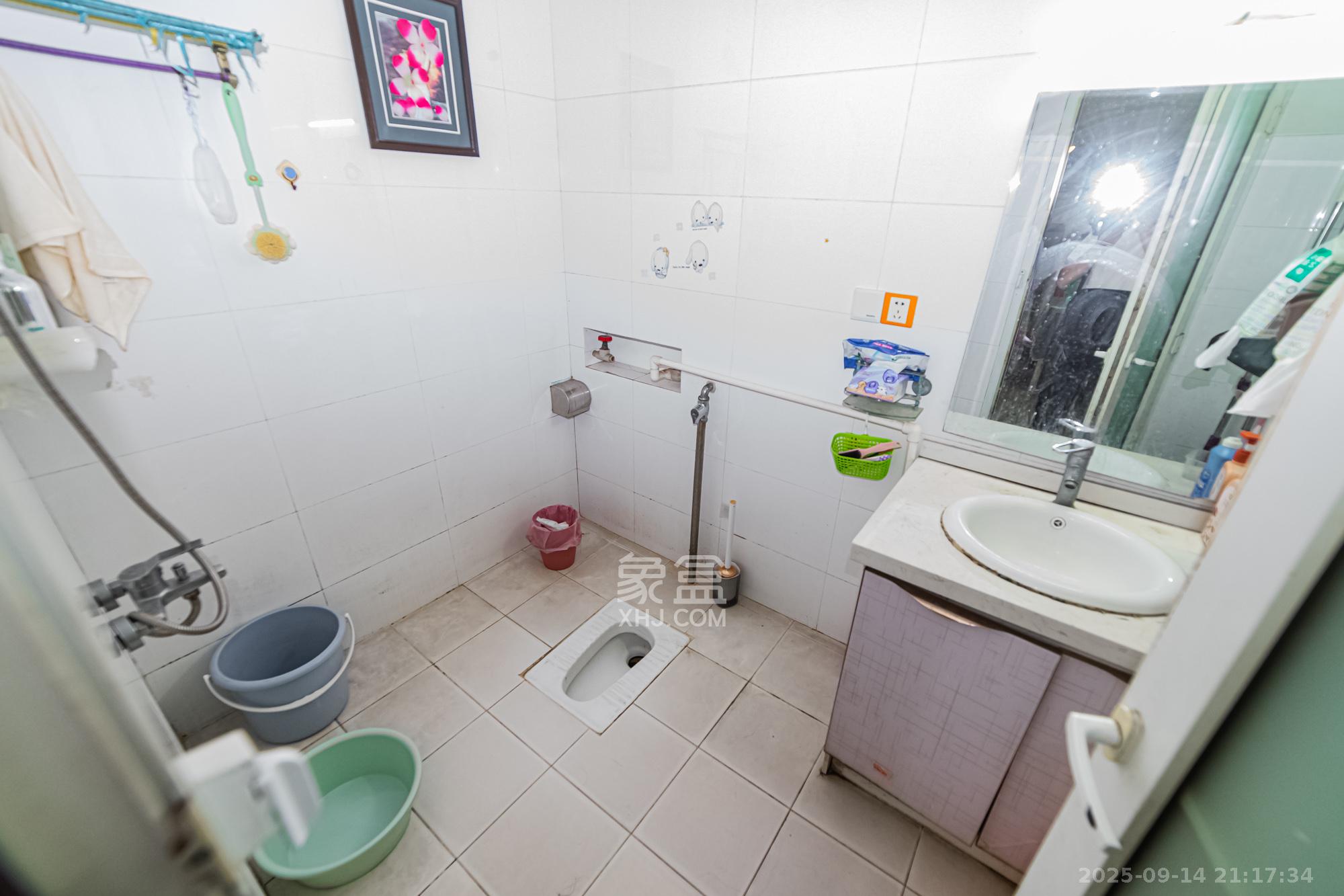 景香苑  2室2厅1卫    48.0万 景香苑  2室2厅1卫    48.0万卫生间