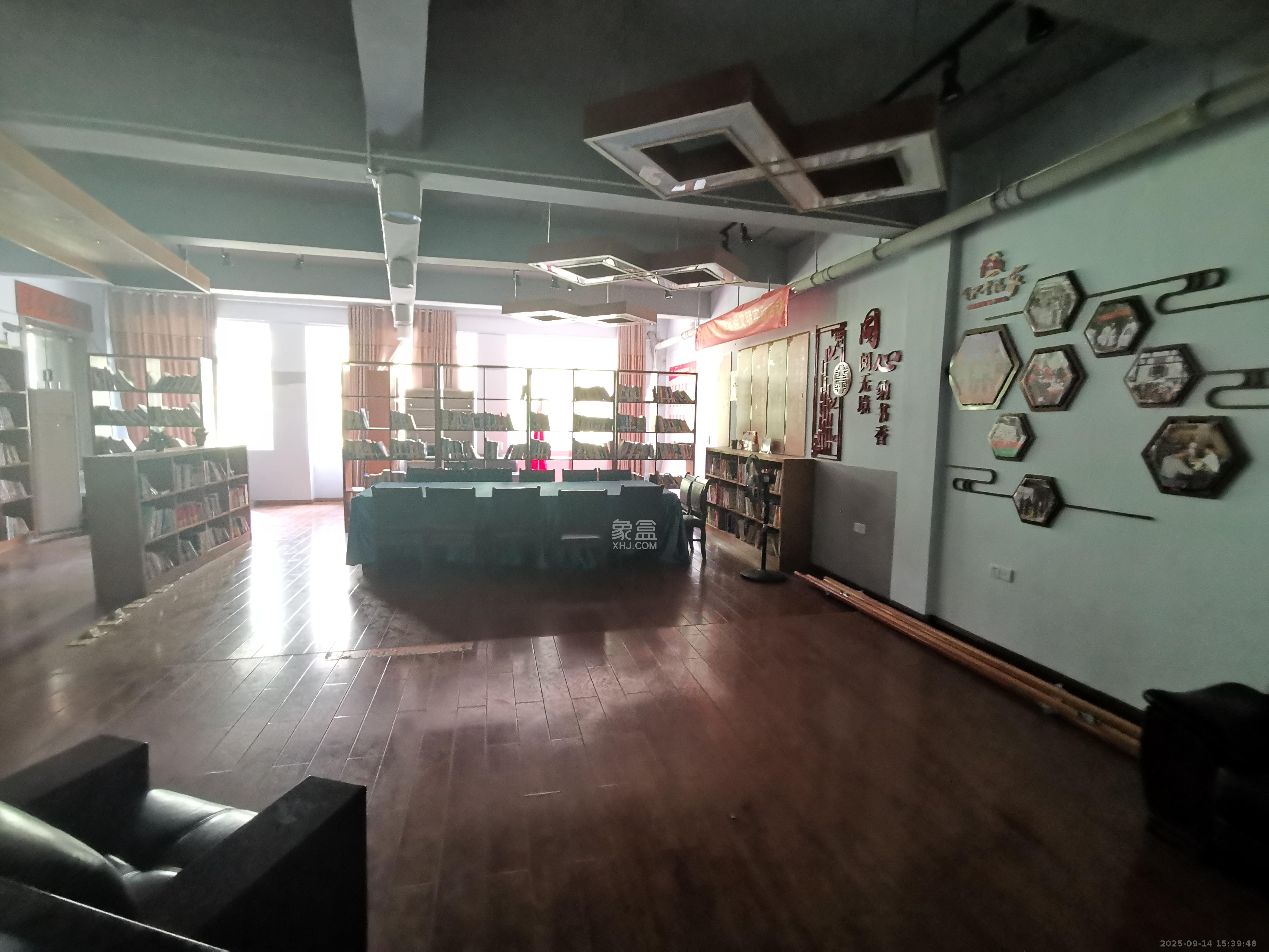 鄱阳小区   195.68㎡      5200.0元/月室内图