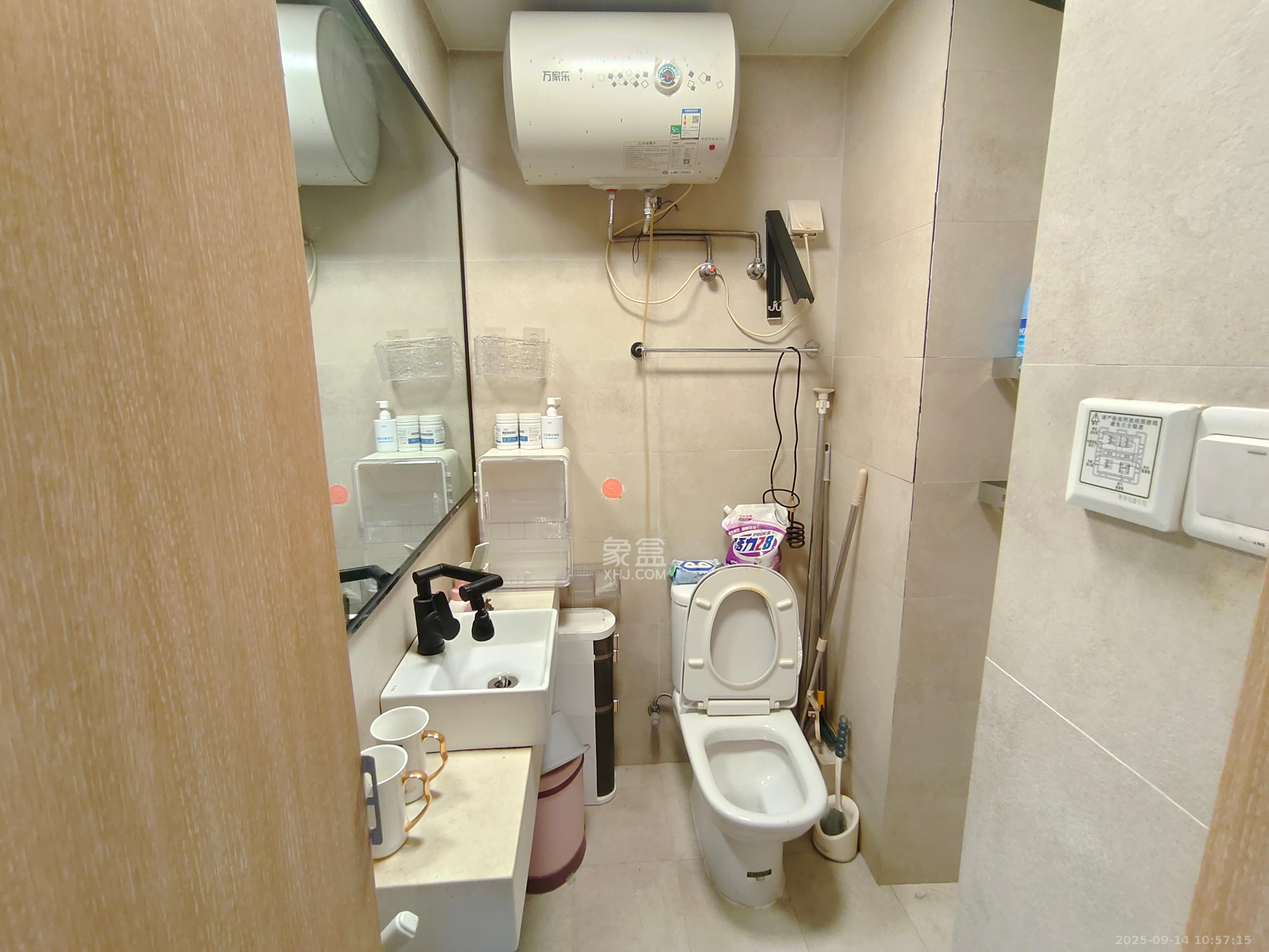 兰亭湾畔 1室1厅1卫 900.0元/月 兰亭湾畔 1室1厅1卫 900.0元/月室内图