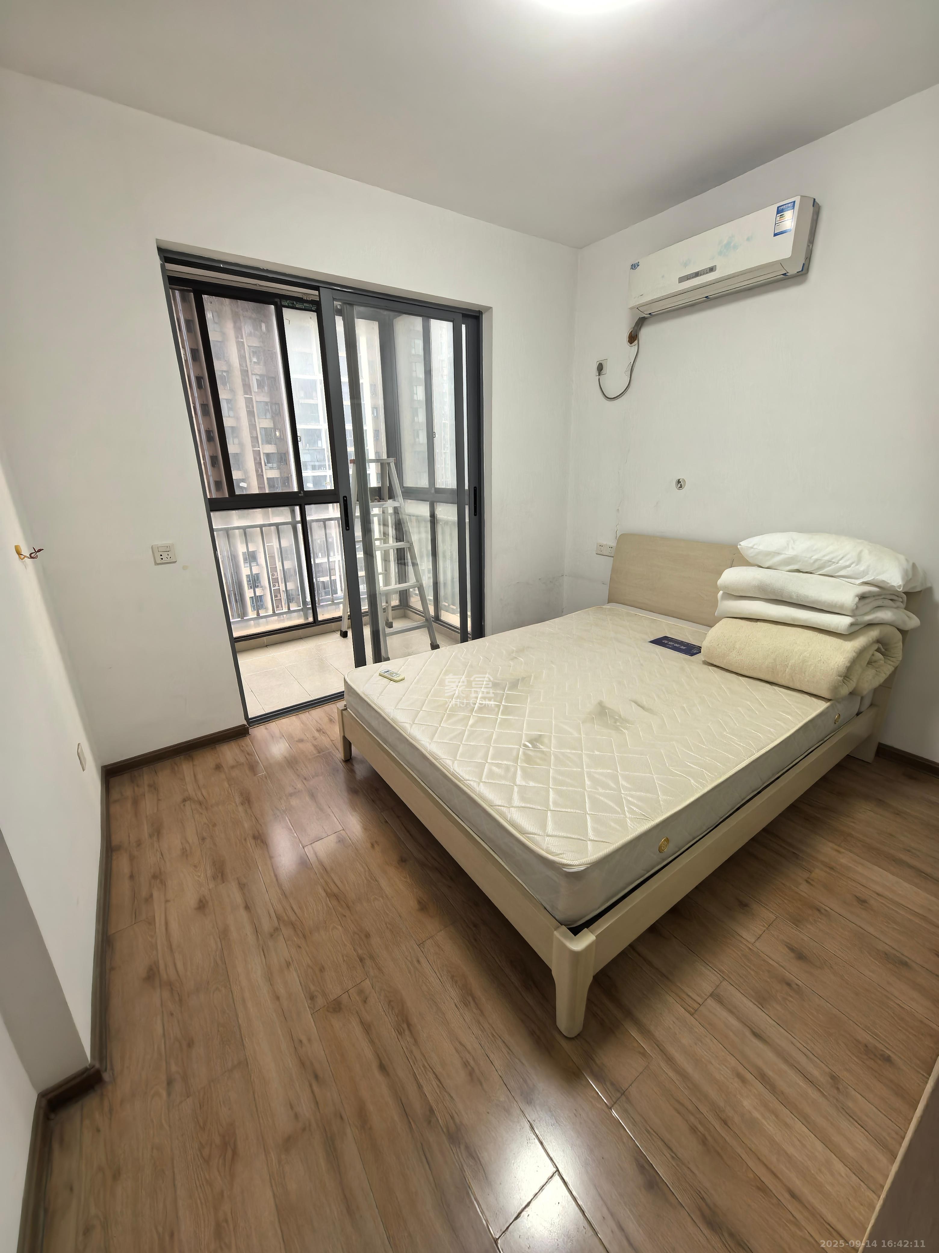 月畔湾  2室2厅1卫    2200.0元/月室内图