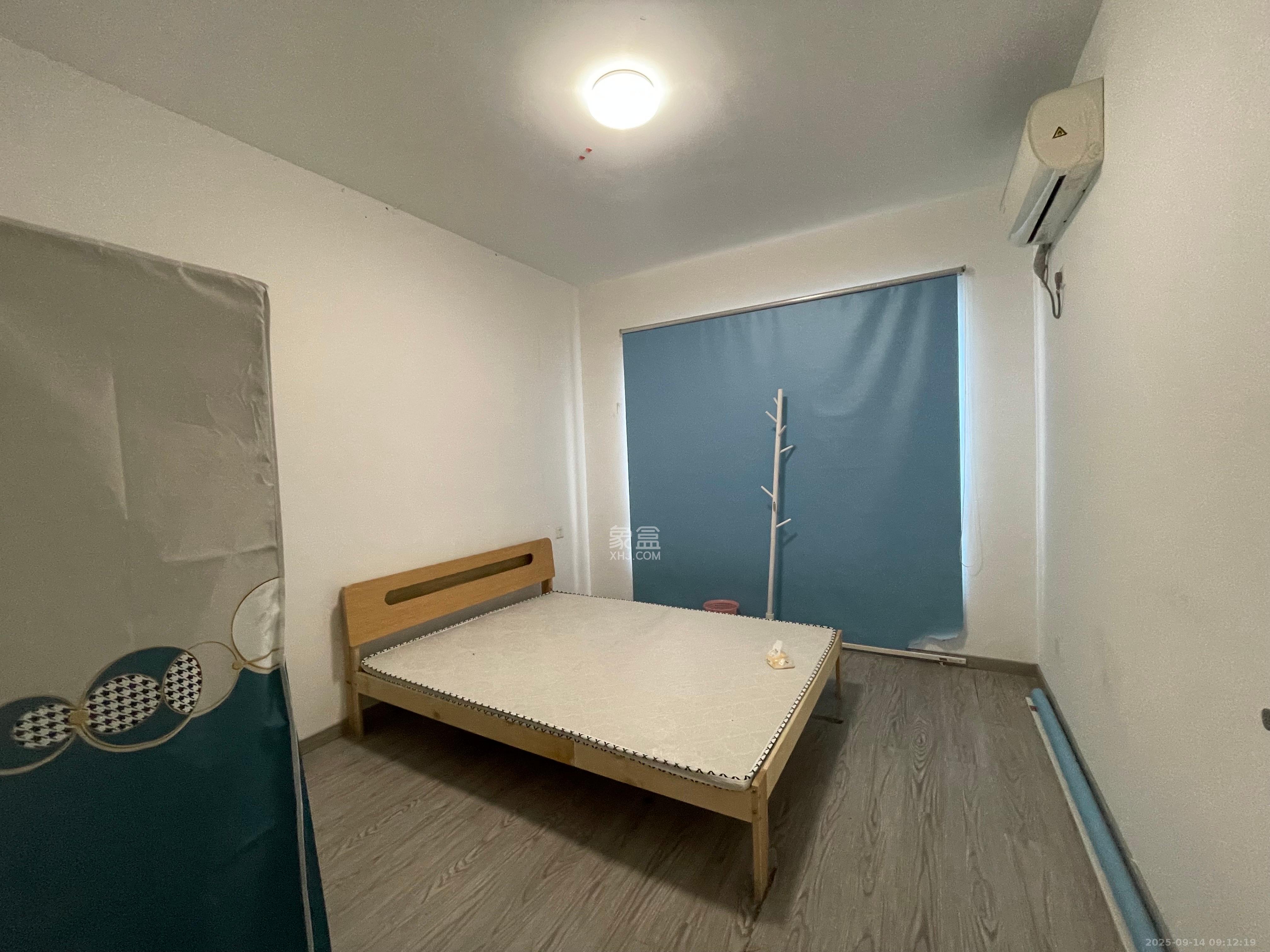 达美D6区  4室2厅2卫    3000.0元/月室内图