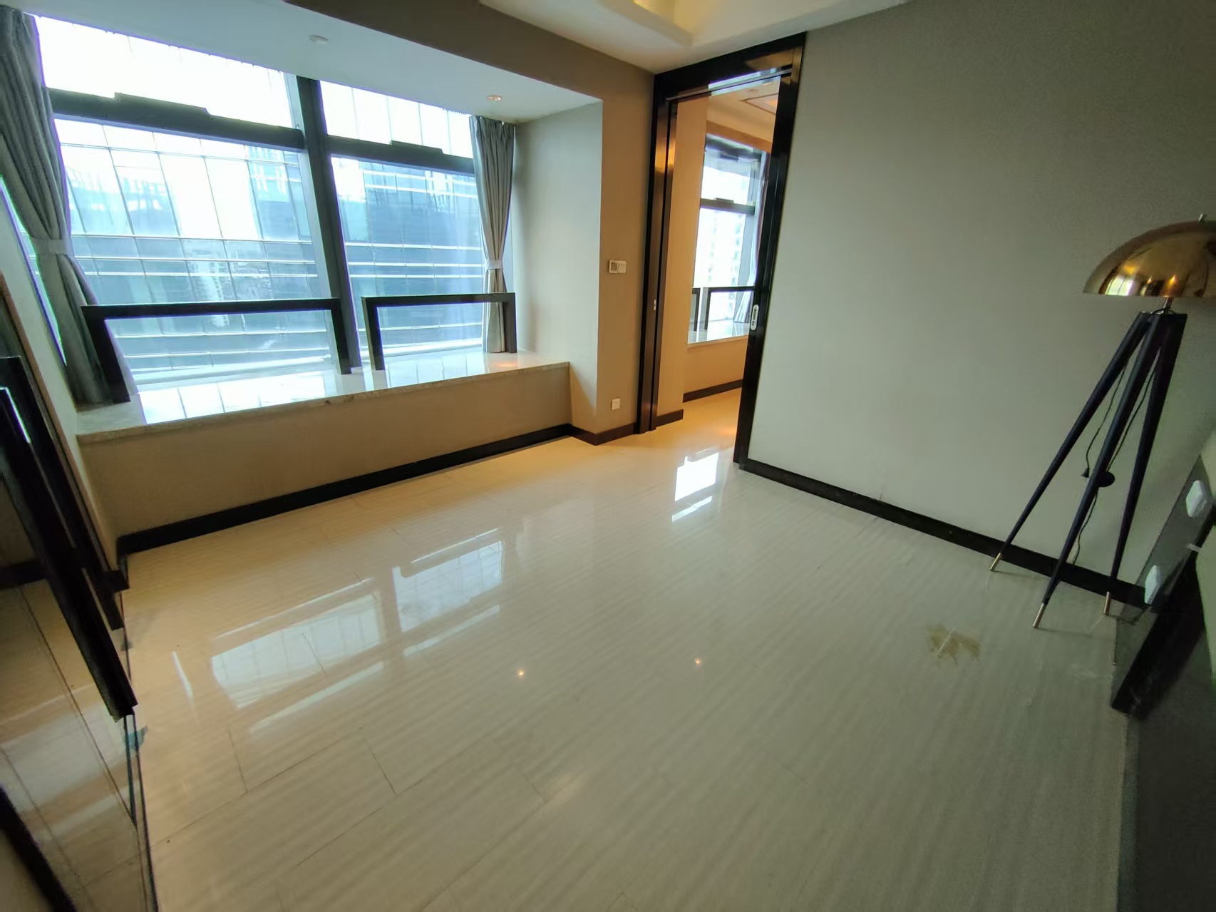 海航国际广场 1室1厅1卫 100.0万 海航国际广场 1室1厅1卫 100.0万室内图