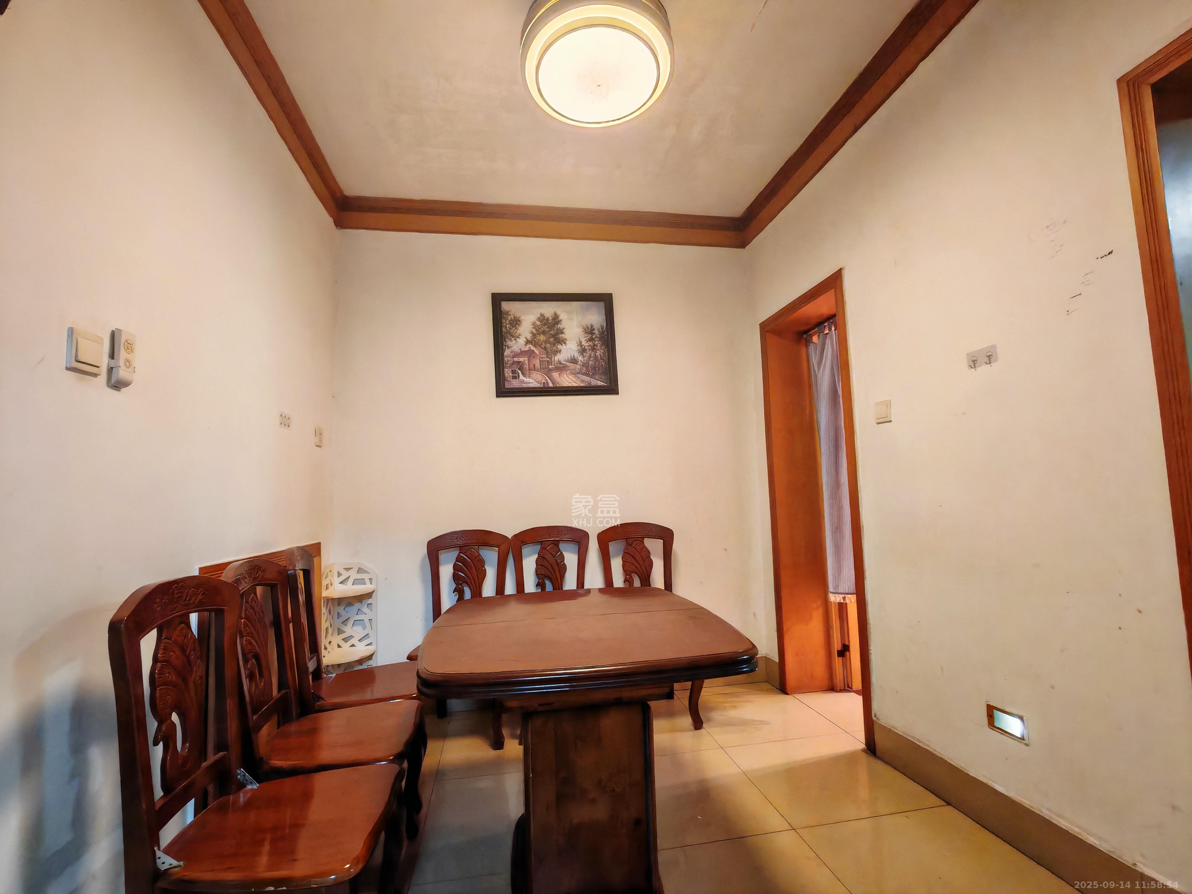 广济桥商务厅宿舍 3室1厅1卫 2300.0元/月 广济桥商务厅宿舍 3室1厅1卫 2300.0元/月室内图