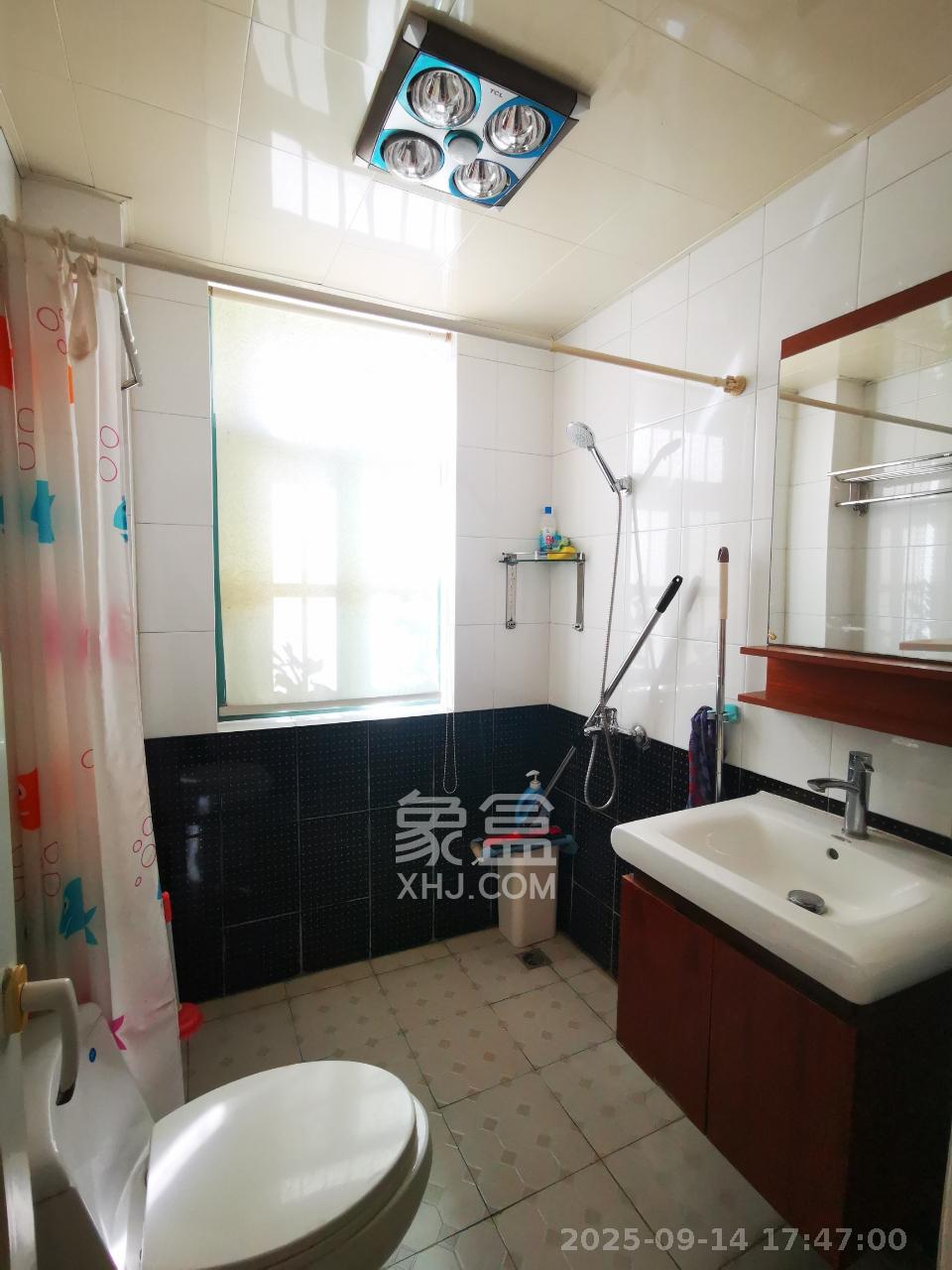 柠檬丽都  3室2厅2卫    2200.0元/月室内图