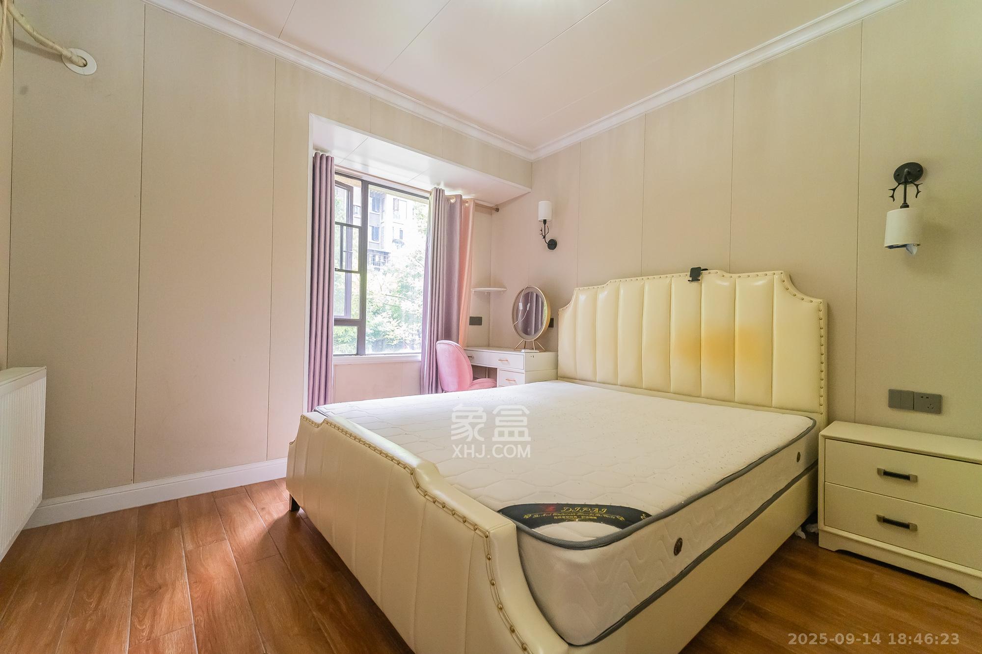 星湖湾二期洋房 3室2厅1卫 104.8万 星湖湾二期洋房 3室2厅1卫 104.8万卧室