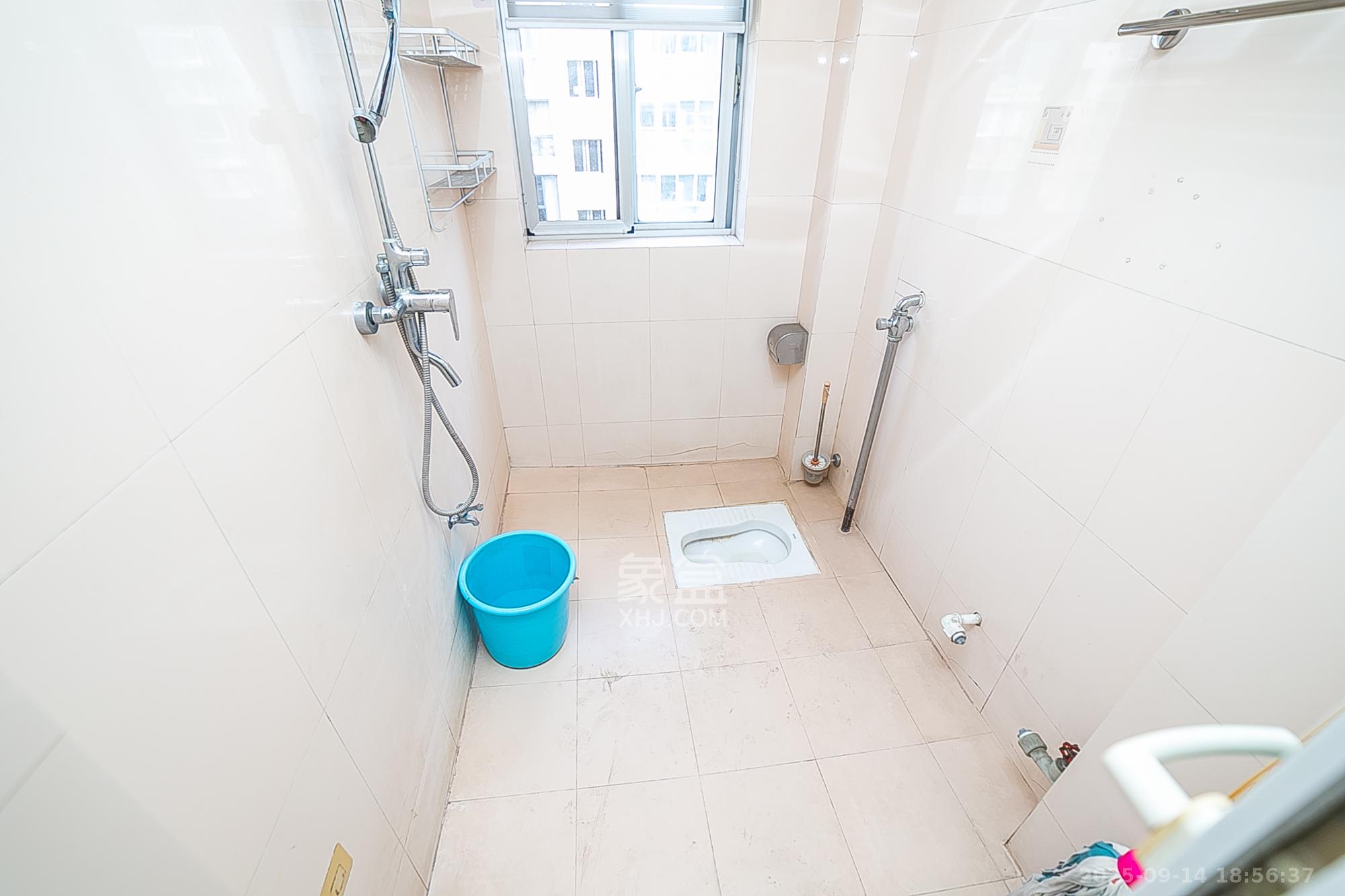 华银园  3室2厅2卫    93.8万 华银园  3室2厅2卫    93.8万卫生间