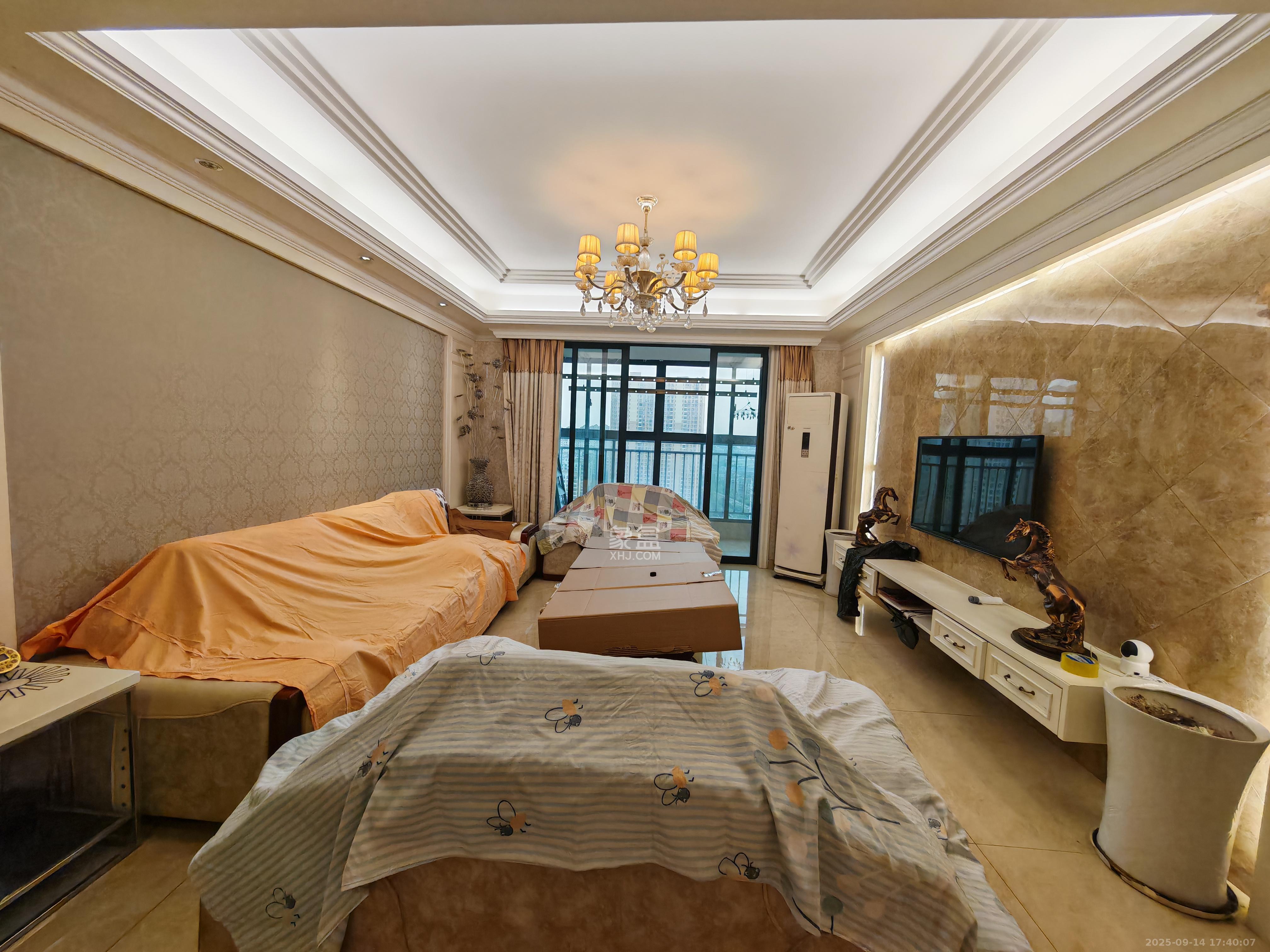 中建麓山和苑  3室2厅2卫   2200.00元/月