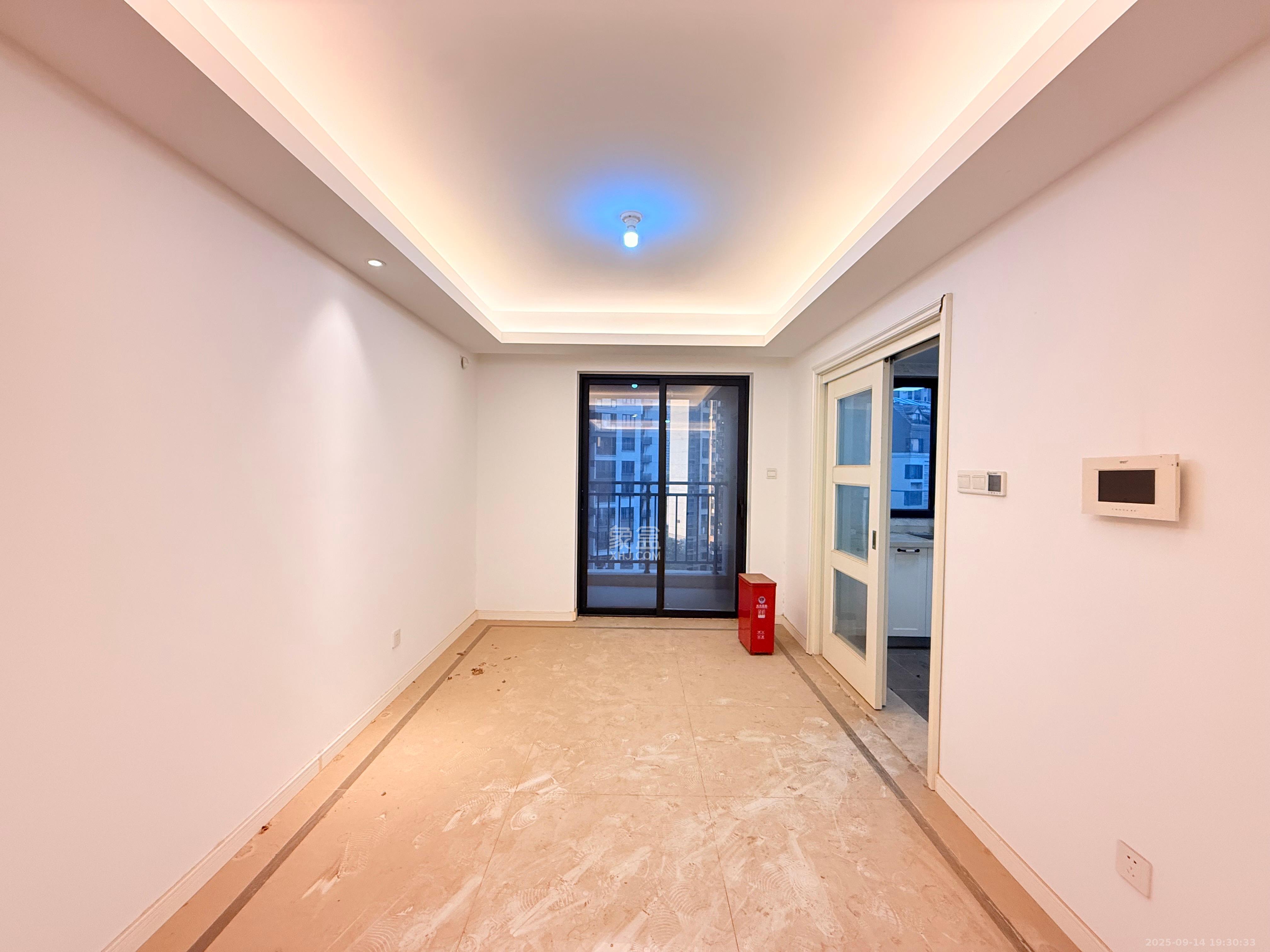 万科魅力之城观澜里  4室2厅2卫    5000.0元/月室内图