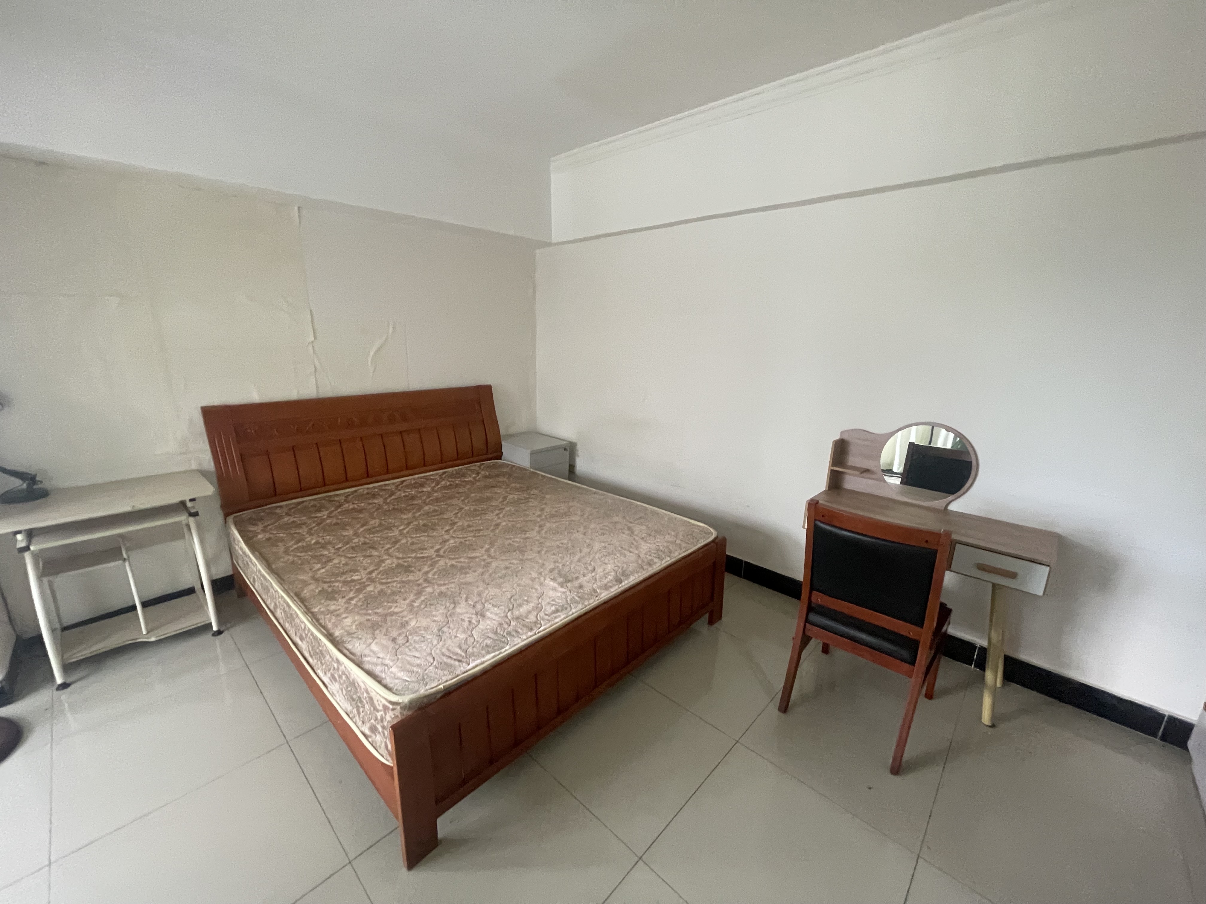 鸿华大厦 1室1厅1卫 1000.0元/月 鸿华大厦 1室1厅1卫 1000.0元/月室内图