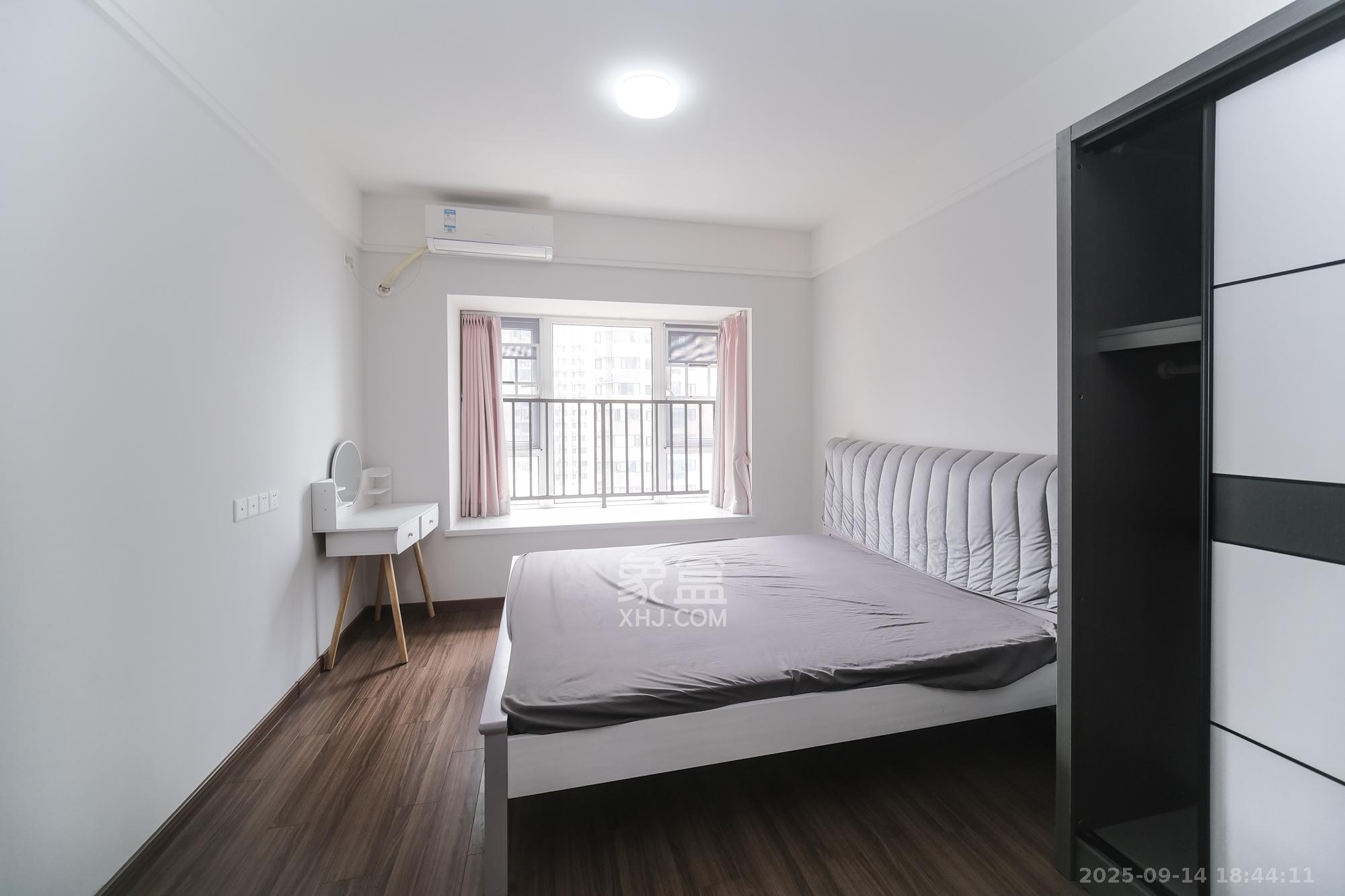 保利香槟国际 4室2厅2卫 100.0万 保利香槟国际 4室2厅2卫 100.0万卧室