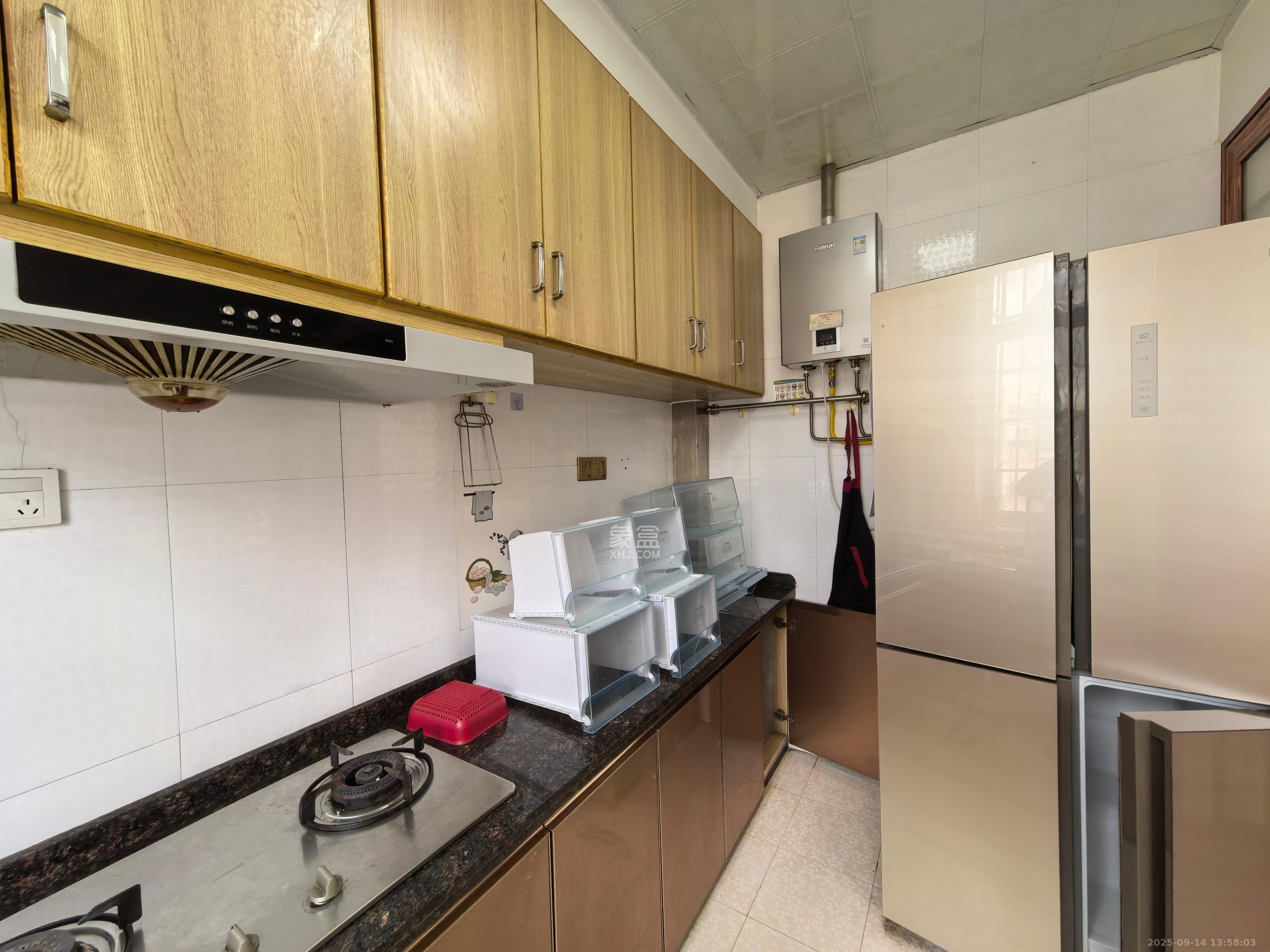 滨河小区 3室2厅1卫 2000.0元/月 滨河小区 3室2厅1卫 2000.0元/月室内图