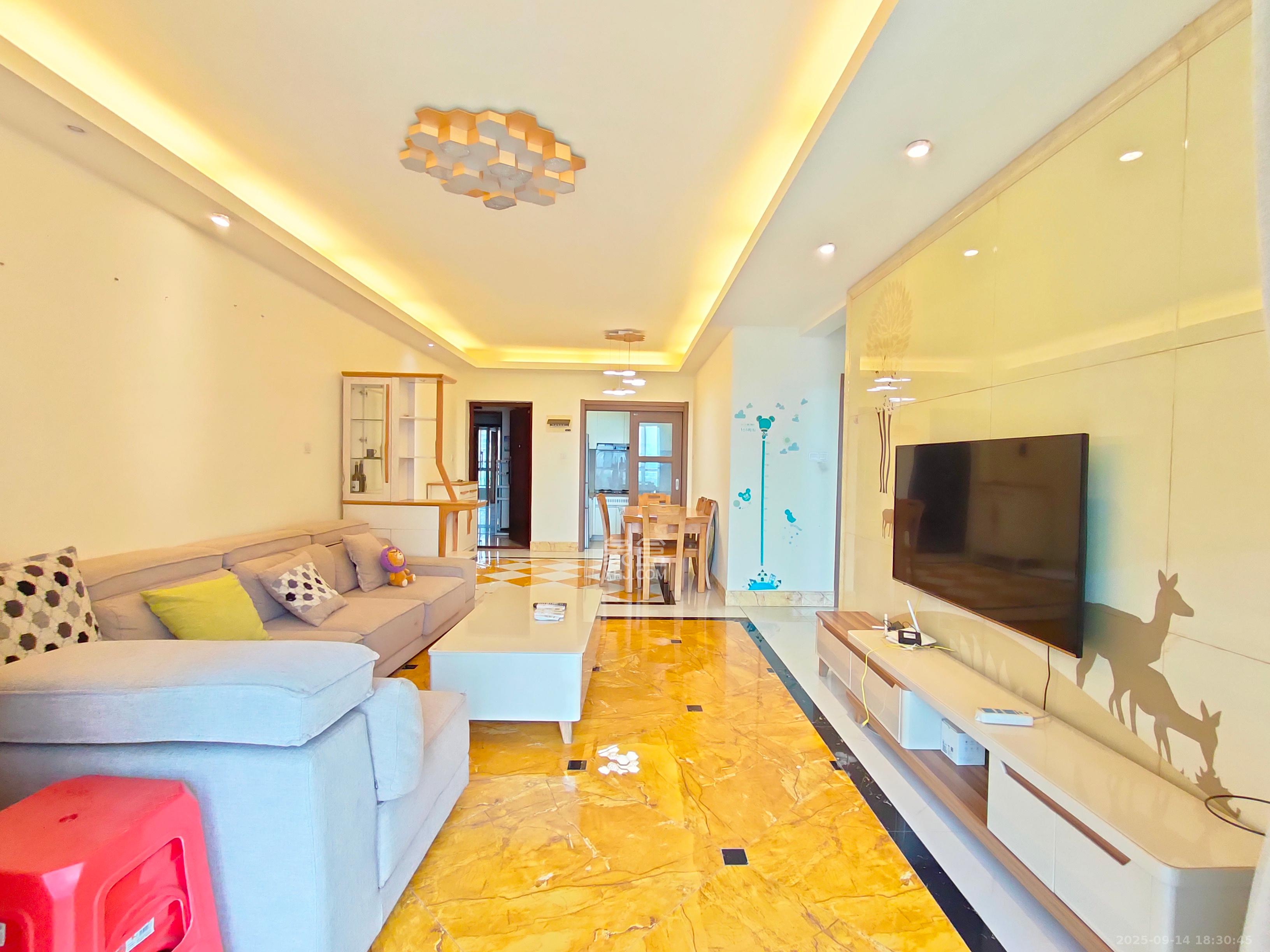 碧桂园南城首府(东宸林海)  3室2厅1卫    2600.0元/月 碧桂园南城首府(东宸林海)  3室2厅1卫    2600.0元/月室内图