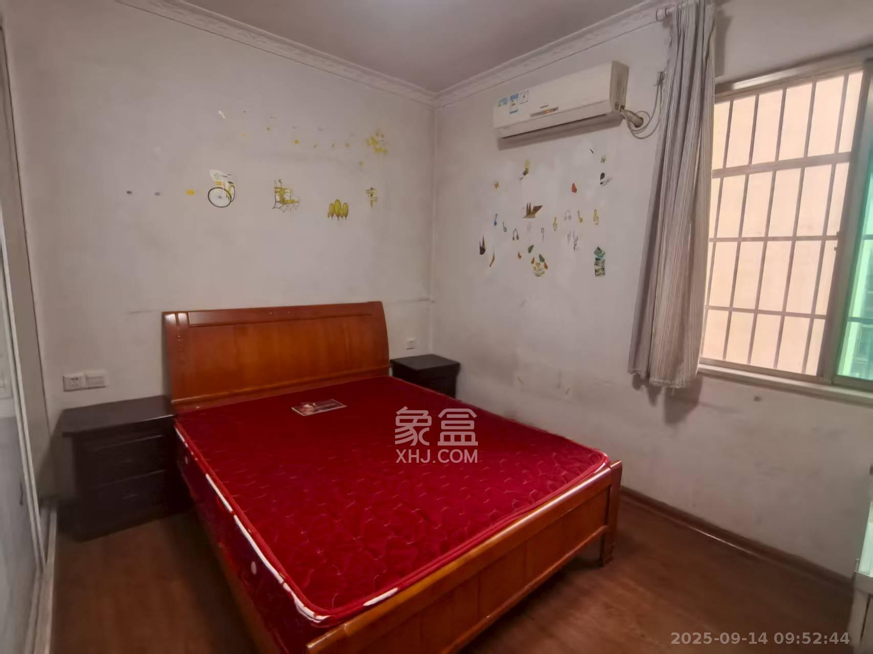 麓谷加州阳光 3室2厅2卫 2300.0元/月 麓谷加州阳光 3室2厅2卫 2300.0元/月室内图