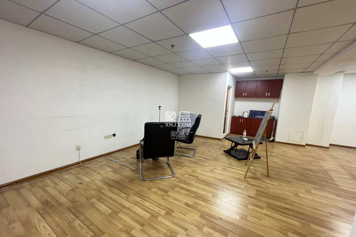 上城星座 1室1厅1卫 2200.0元/月 上城星座 1室1厅1卫 2200.0元/月室内图