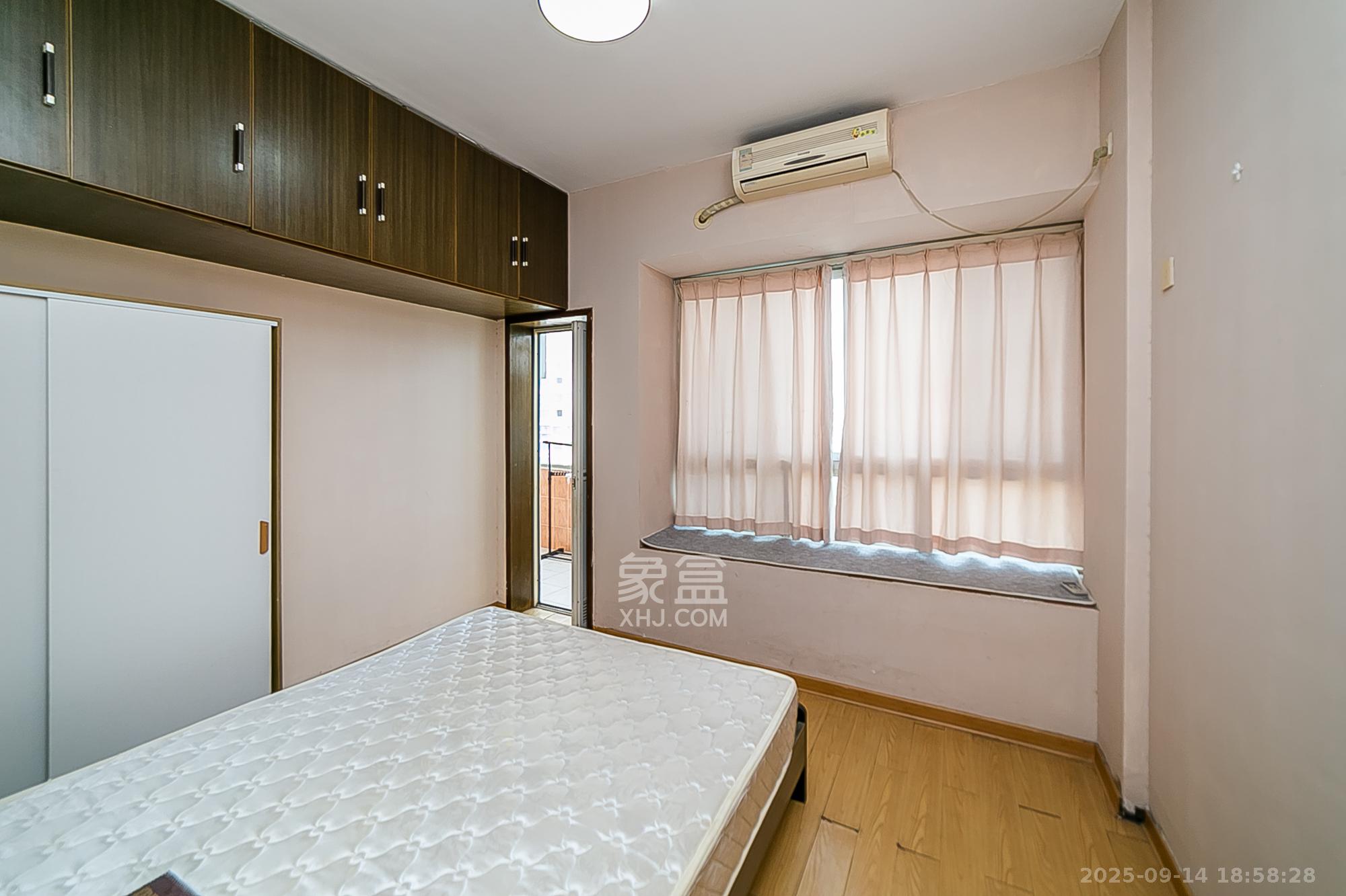 欧园  3室2厅1卫    92.0万 欧园  3室2厅1卫    92.0万卧室