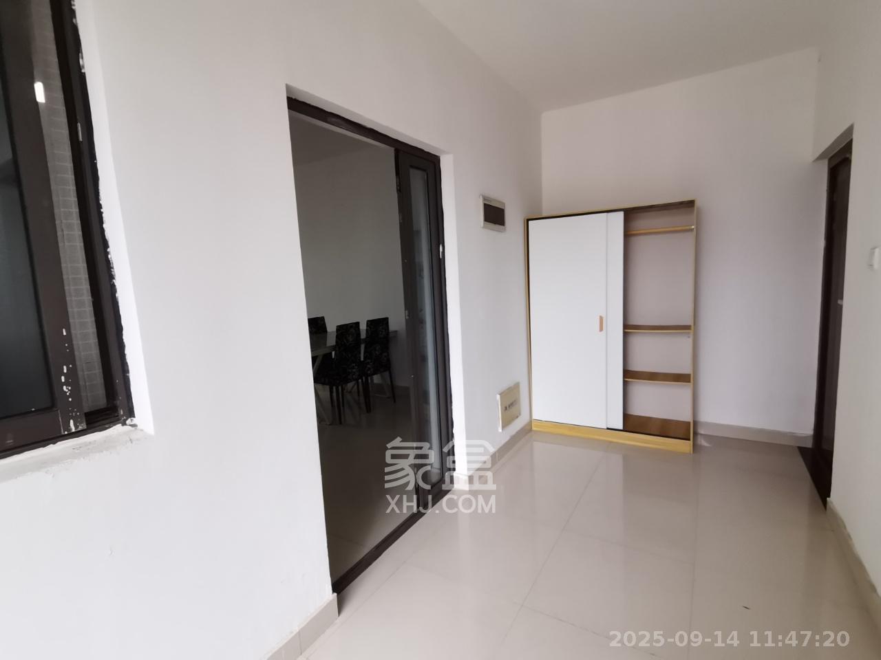 通用时代国际社区 3室2厅2卫 2400.0元/月 通用时代国际社区 3室2厅2卫 2400.0元/月室内图