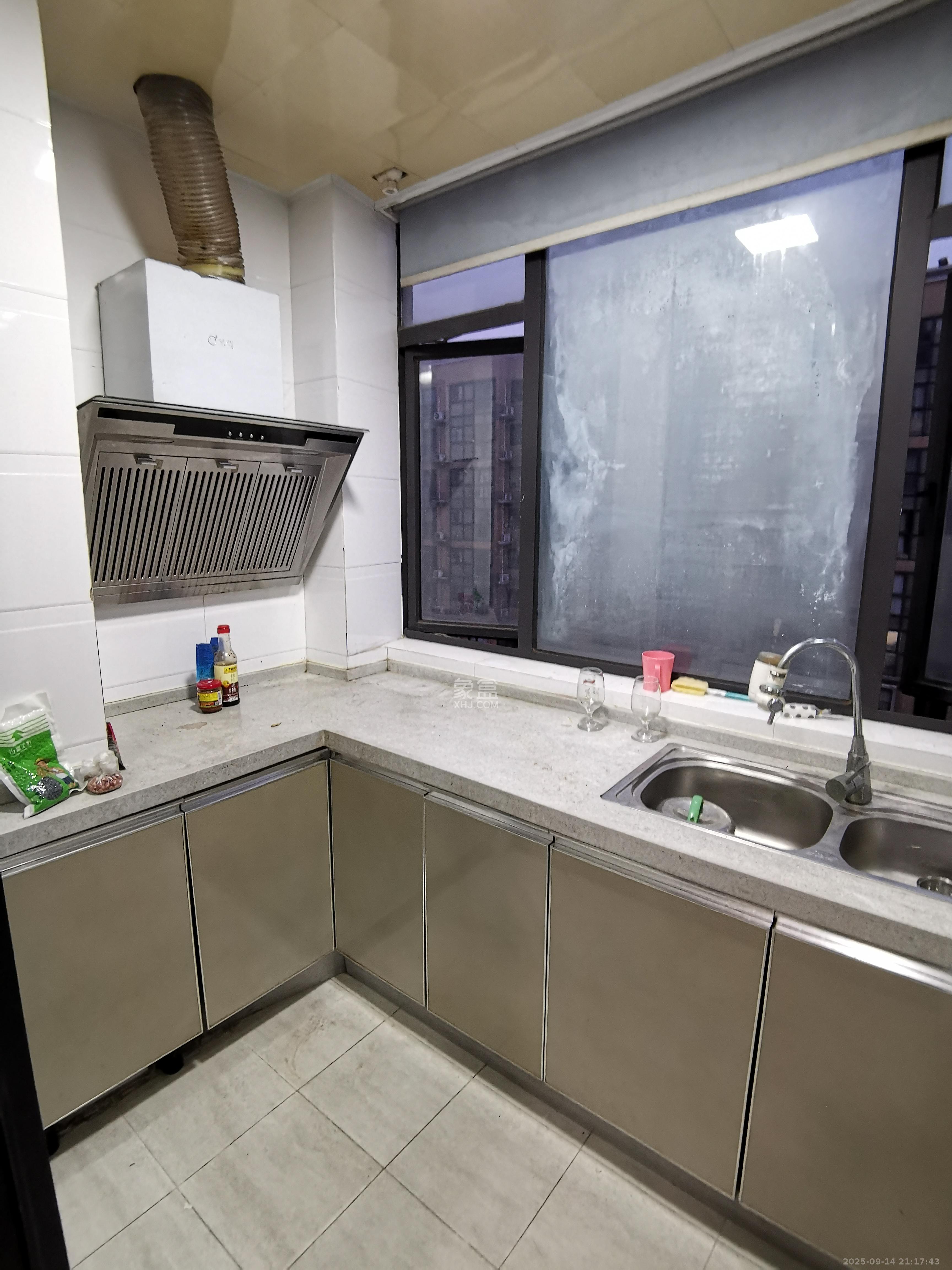 锦湘国际星城三期（锦绣苑）  1室1厅1卫    1500.0元/月室内图