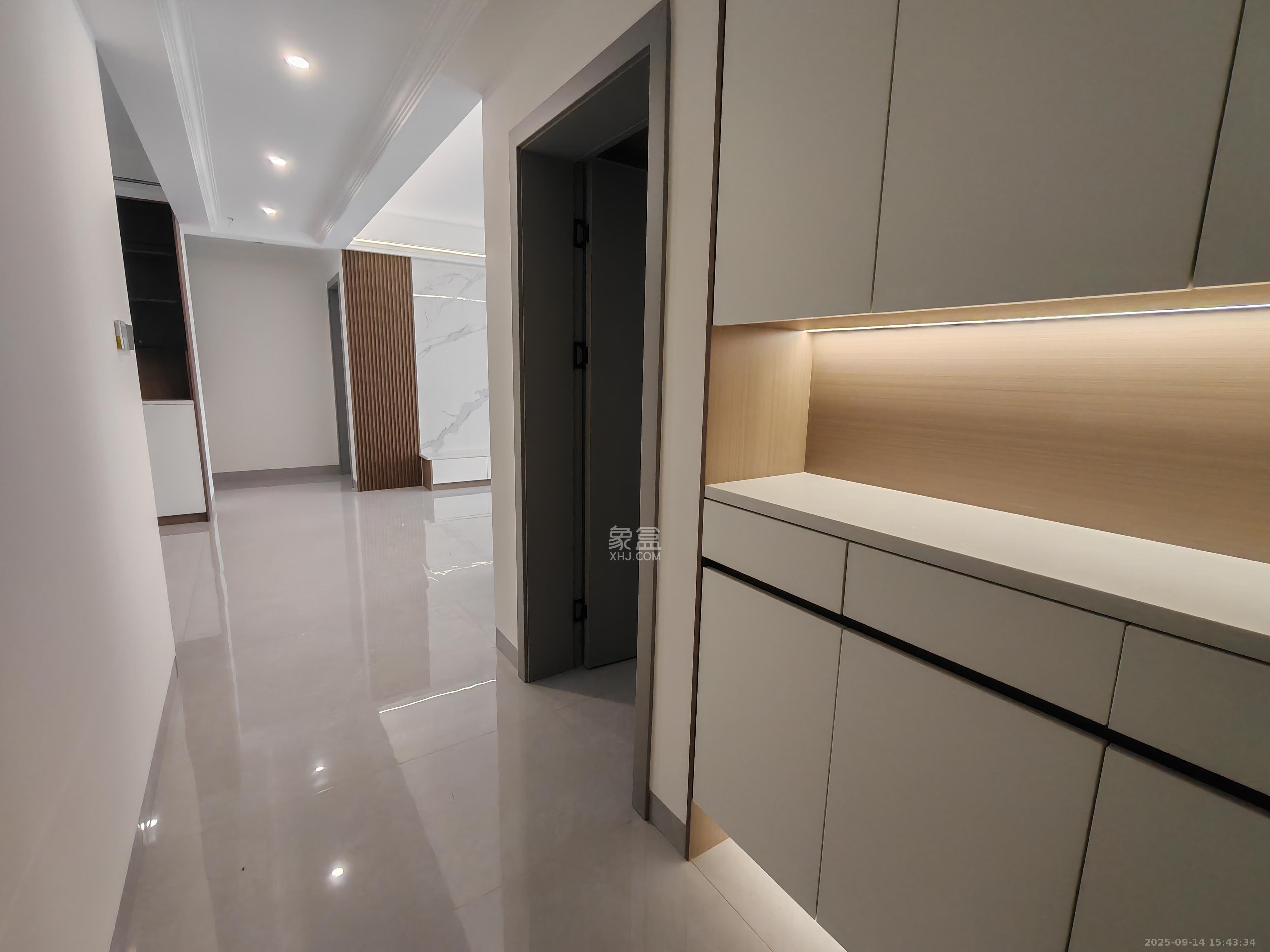 中梁星都荟  4室2厅2卫    2680.0元/月室内图