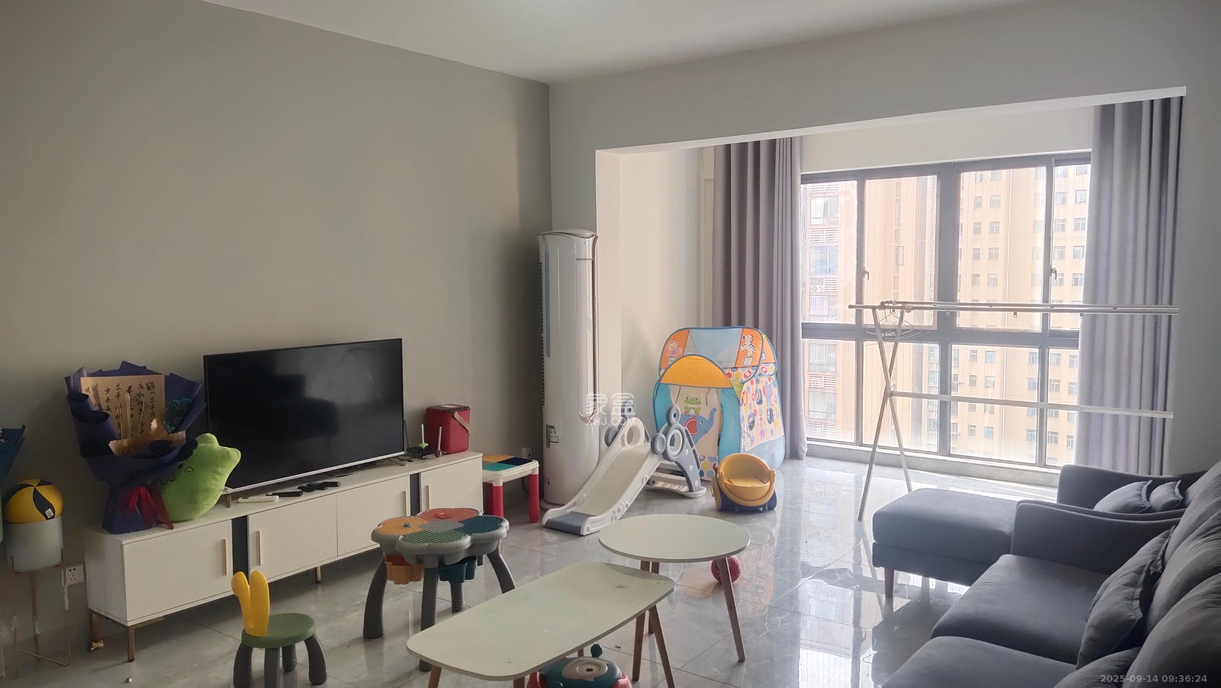 和美星城  3室2厅2卫    2200.0元/月 和美星城  3室2厅2卫    2200.0元/月室内图