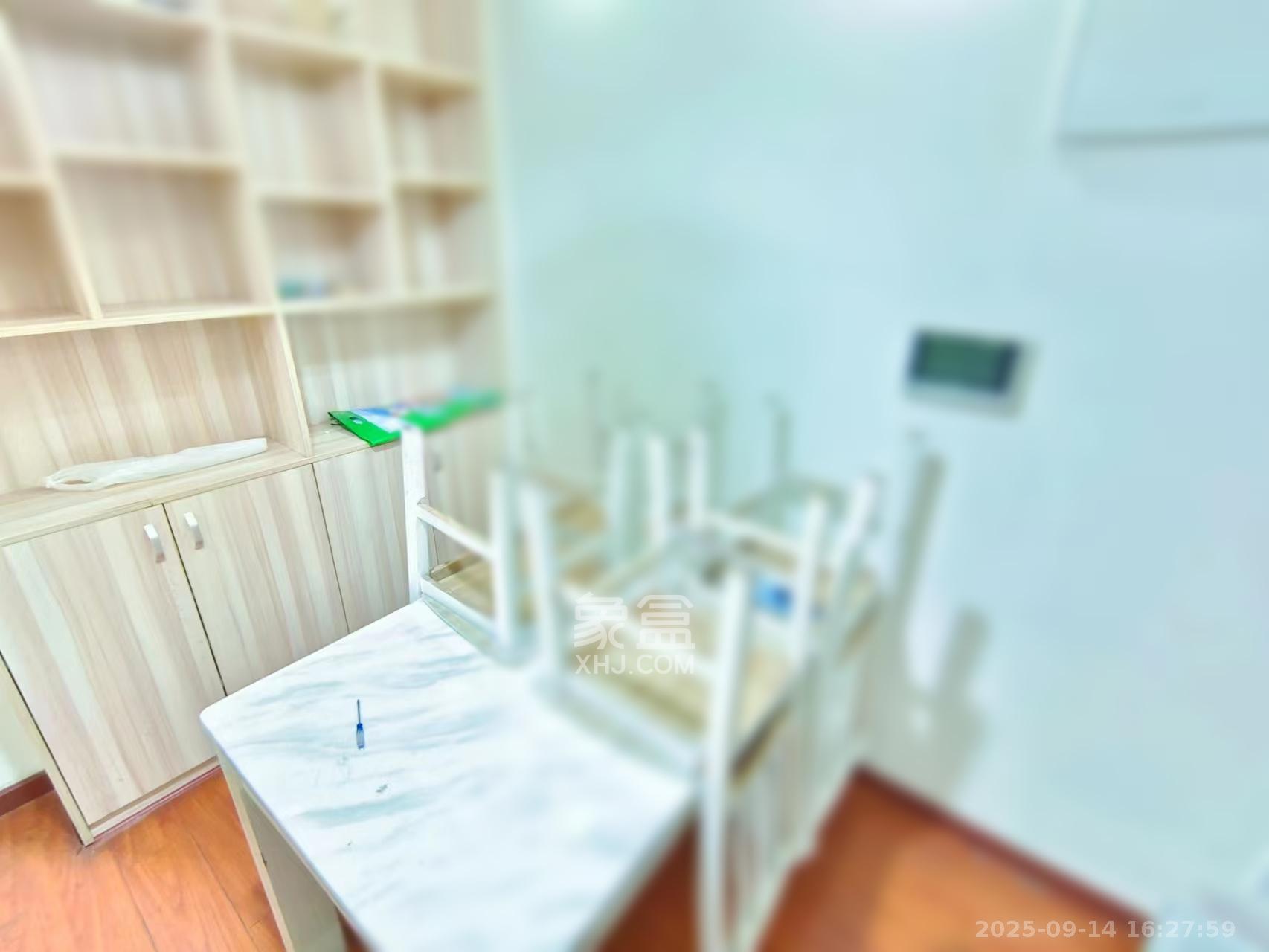 奥克斯缔壹城  3室2厅1卫    2200.0元/月室内图