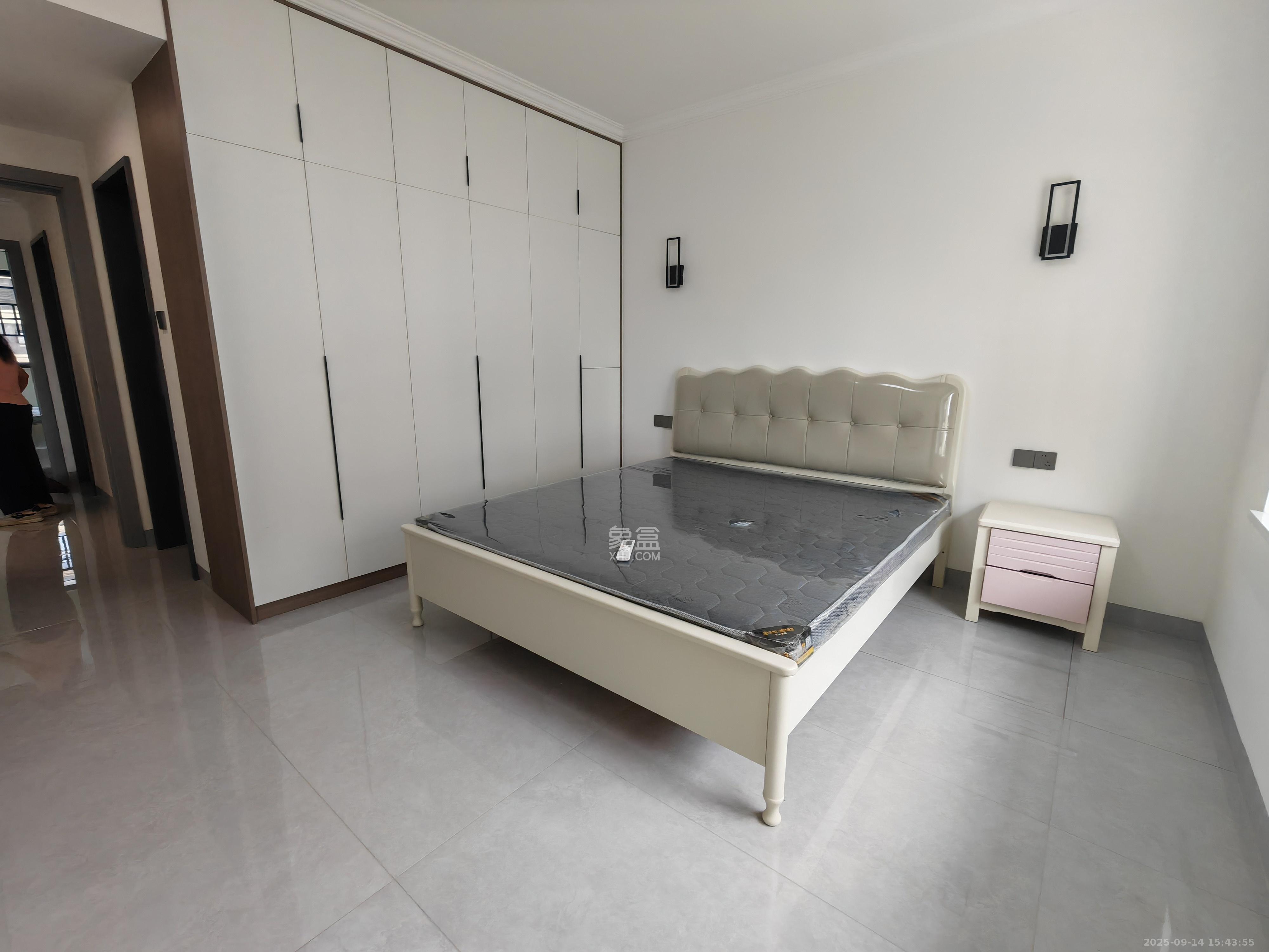 中梁星都荟 4室2厅2卫 2680.0元/月 中梁星都荟 4室2厅2卫 2680.0元/月室内图