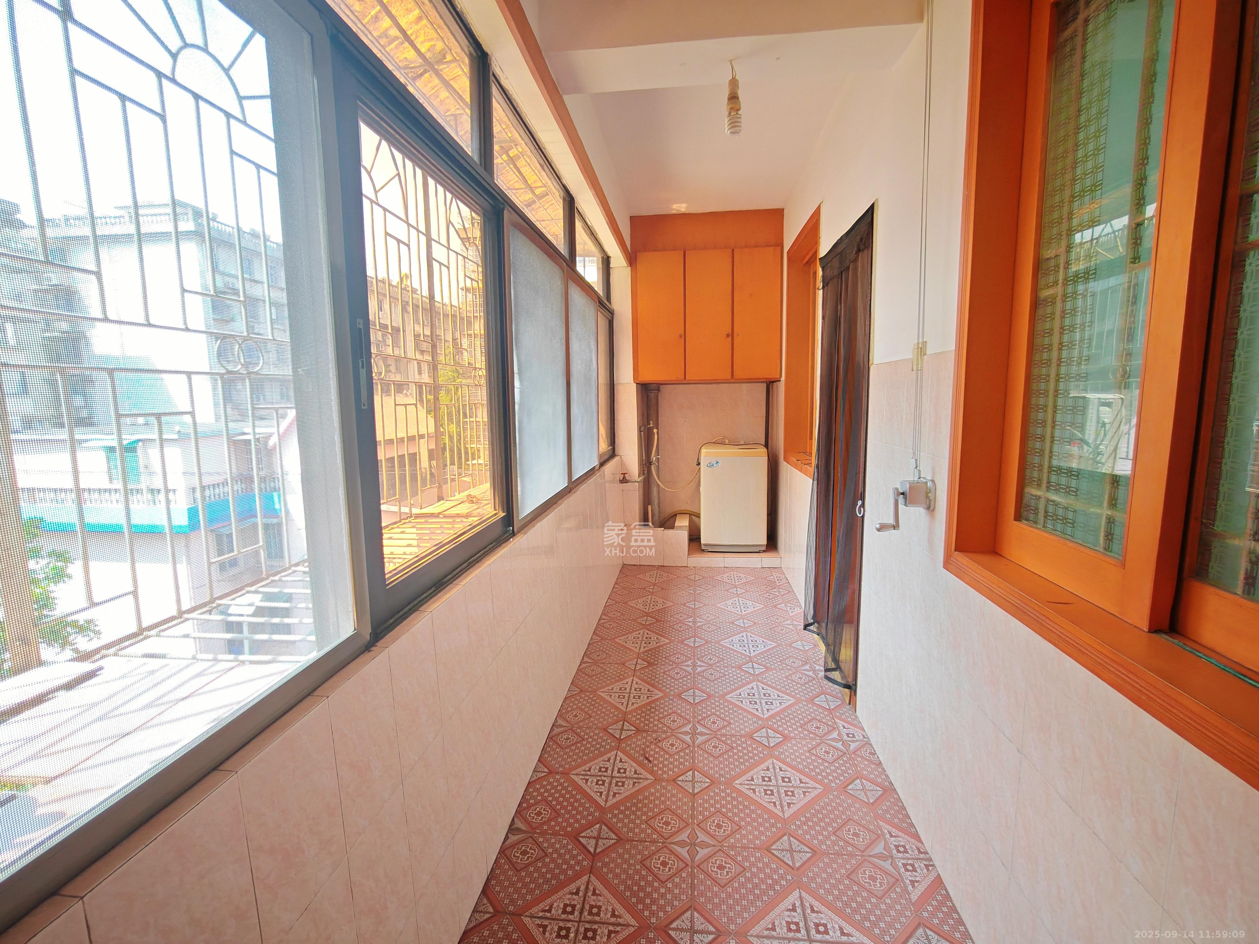 广济桥商务厅宿舍 3室1厅1卫 2300.0元/月 广济桥商务厅宿舍 3室1厅1卫 2300.0元/月室内图