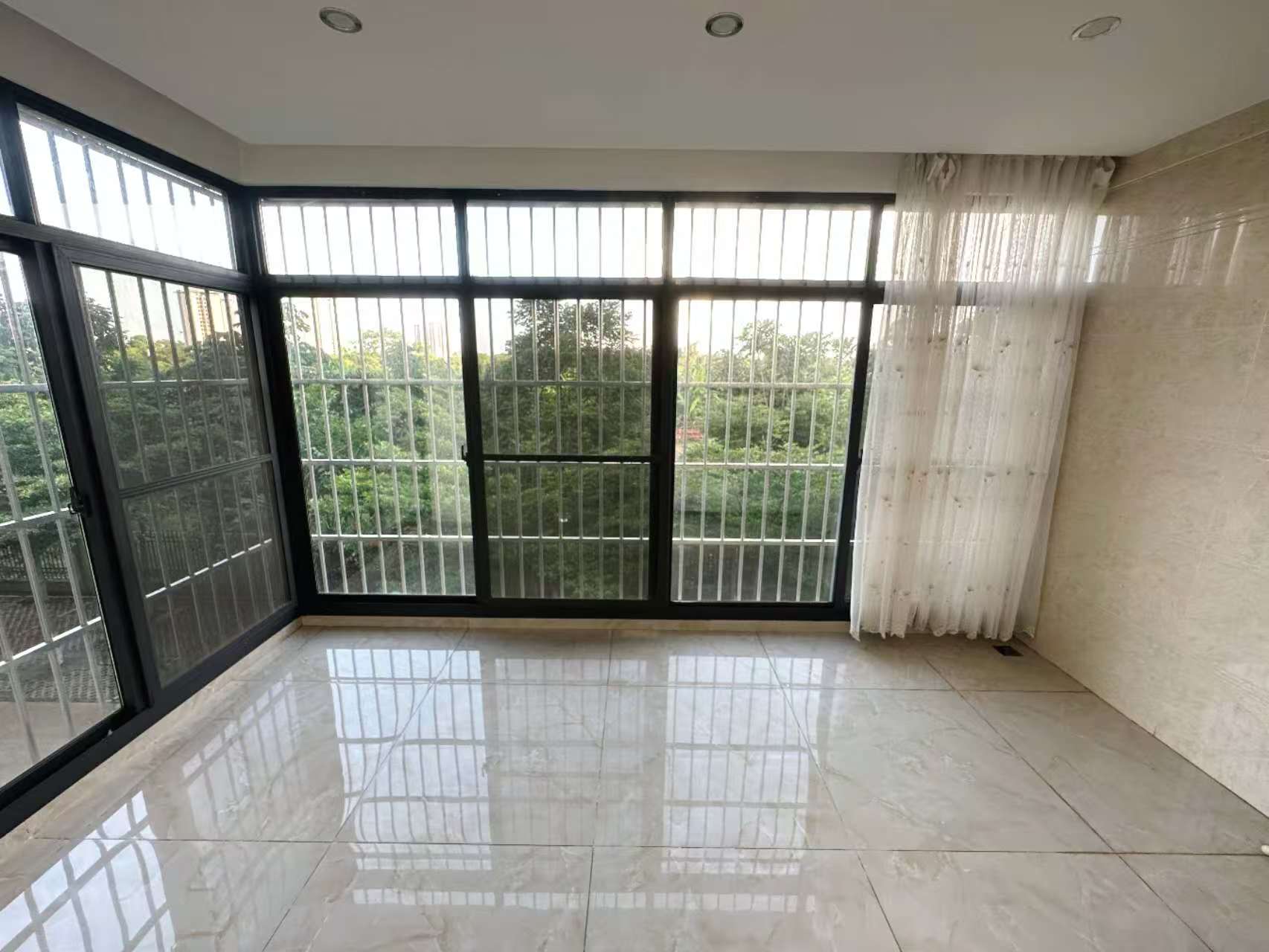 海航城 3室2厅2卫 2400.0元/月 海航城 3室2厅2卫 2400.0元/月室内图