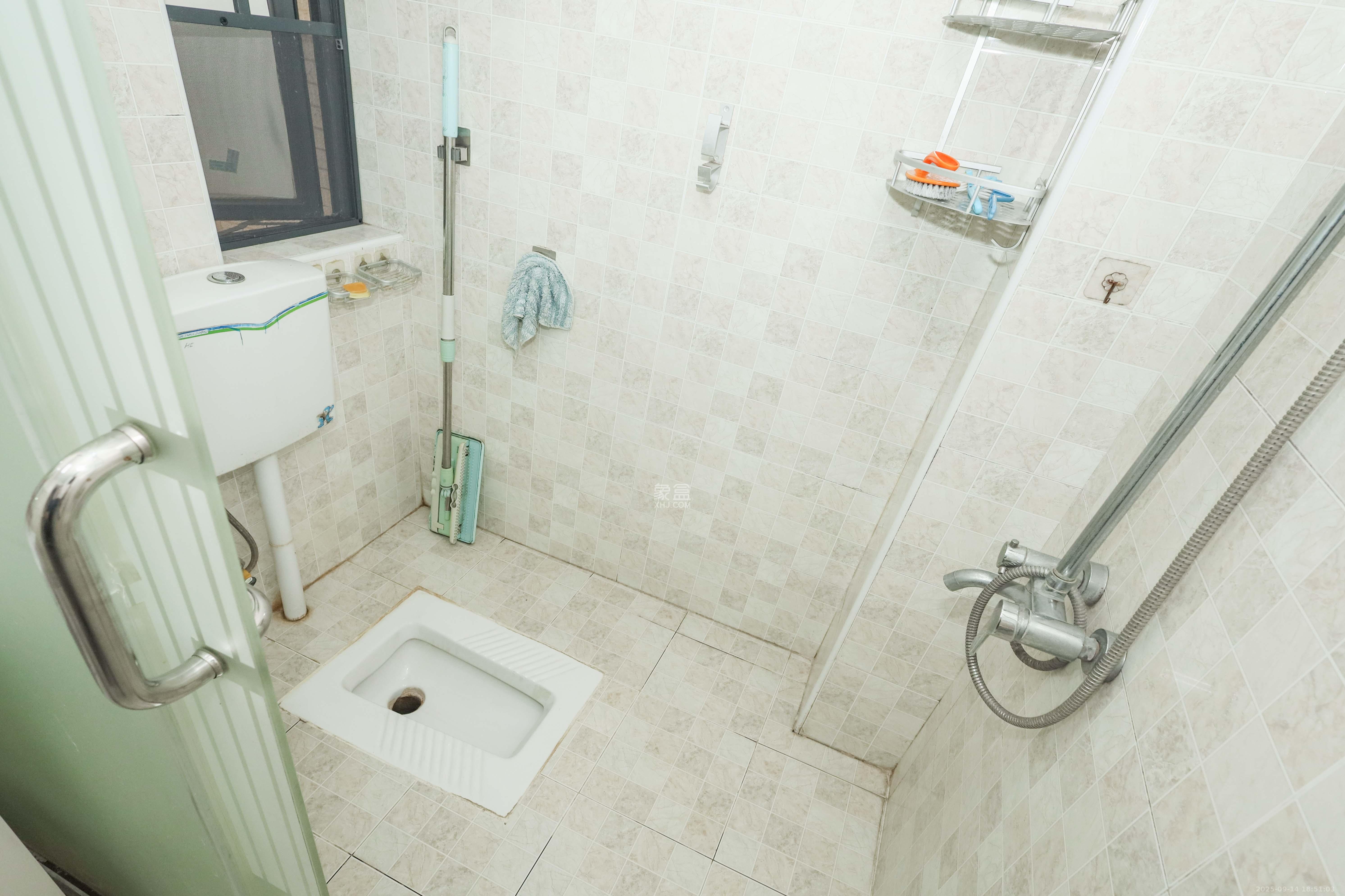 保利麓谷林语C区 3室2厅1卫 83.0万 保利麓谷林语C区 3室2厅1卫 83.0万卫生间