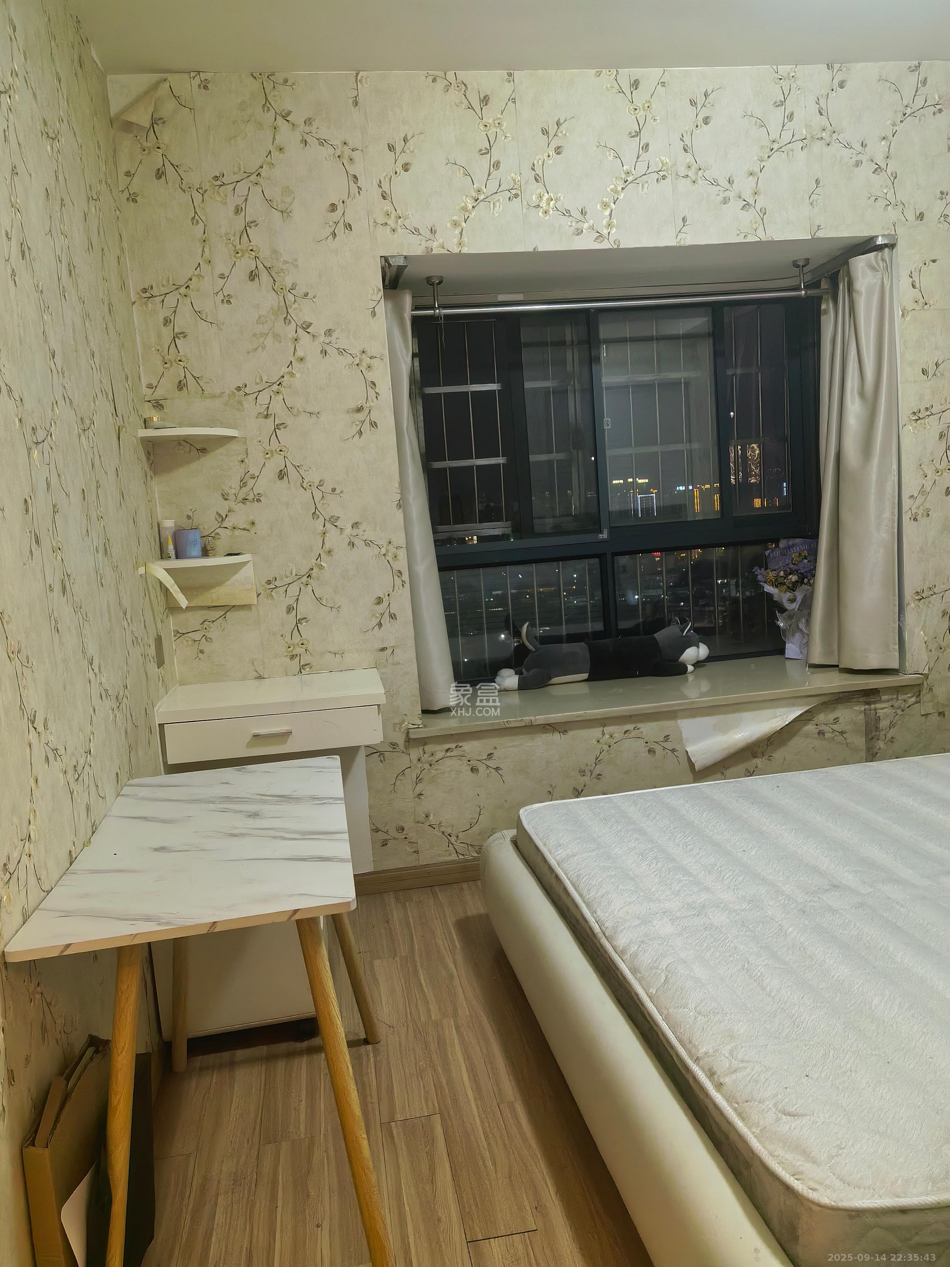 曙光领峰(曙光家园) 1室1厅1卫 1350.0元/月 曙光领峰(曙光家园) 1室1厅1卫 1350.0元/月室内图