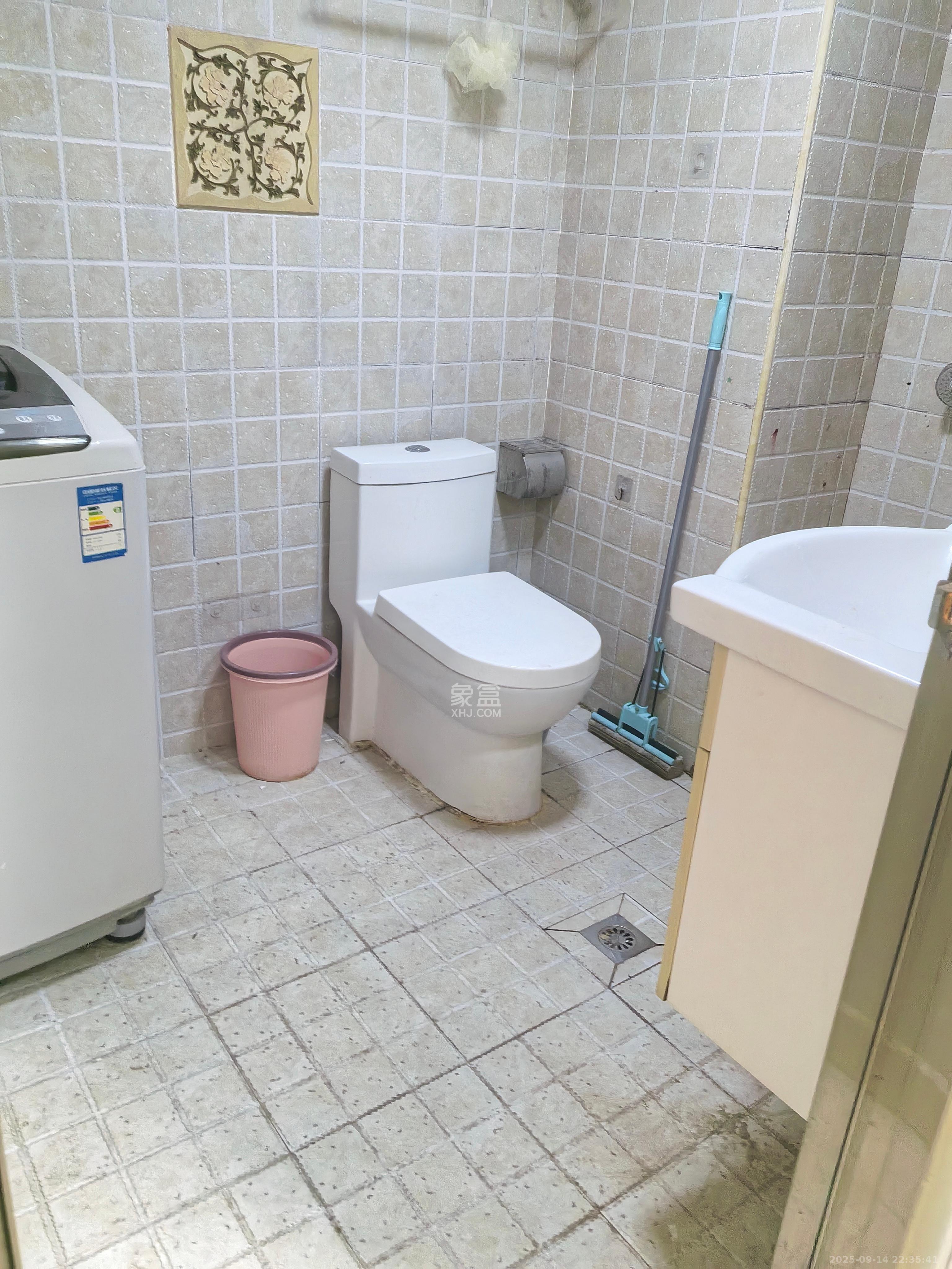 曙光领峰(曙光家园) 1室1厅1卫 1350.0元/月 曙光领峰(曙光家园) 1室1厅1卫 1350.0元/月室内图