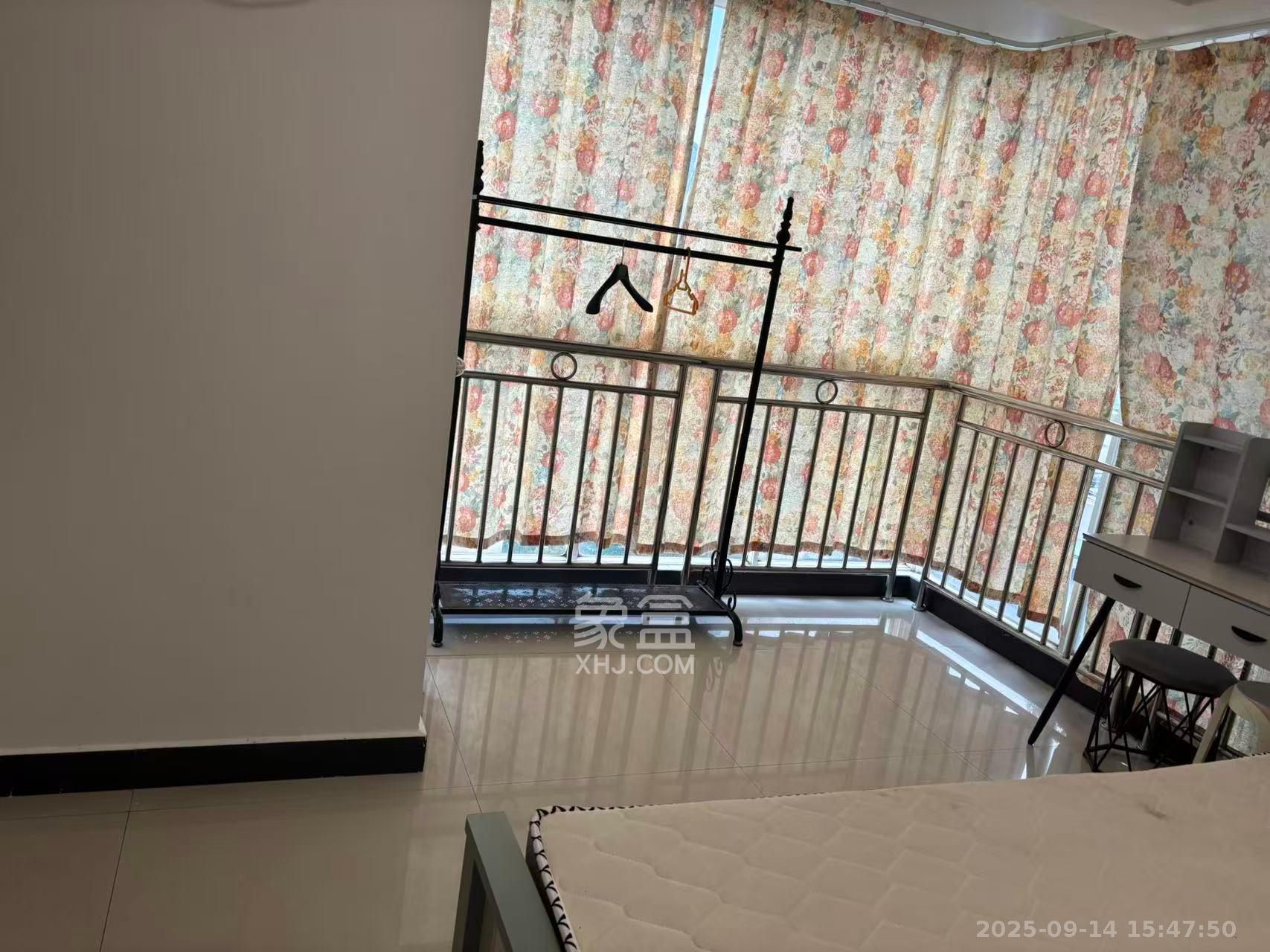 新楚天扶华庭  2室1厅1卫    2200.0元/月室内图