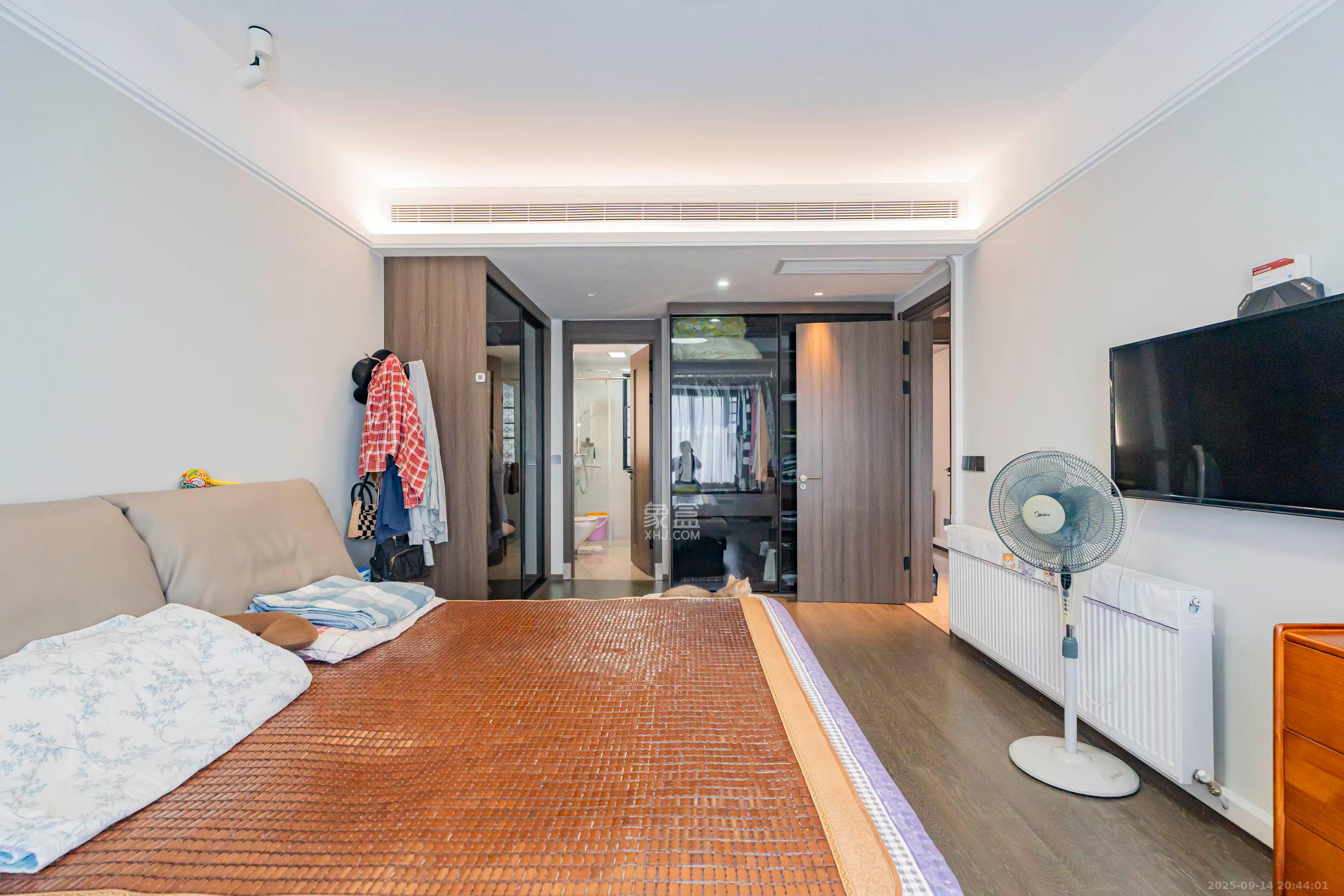 金源府  3室2厅2卫    180.0万 金源府  3室2厅2卫    180.0万卧室