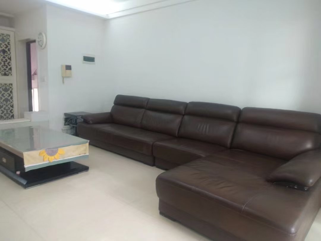 雁城蓝天  3室2厅2卫   1500.00元/月室内图