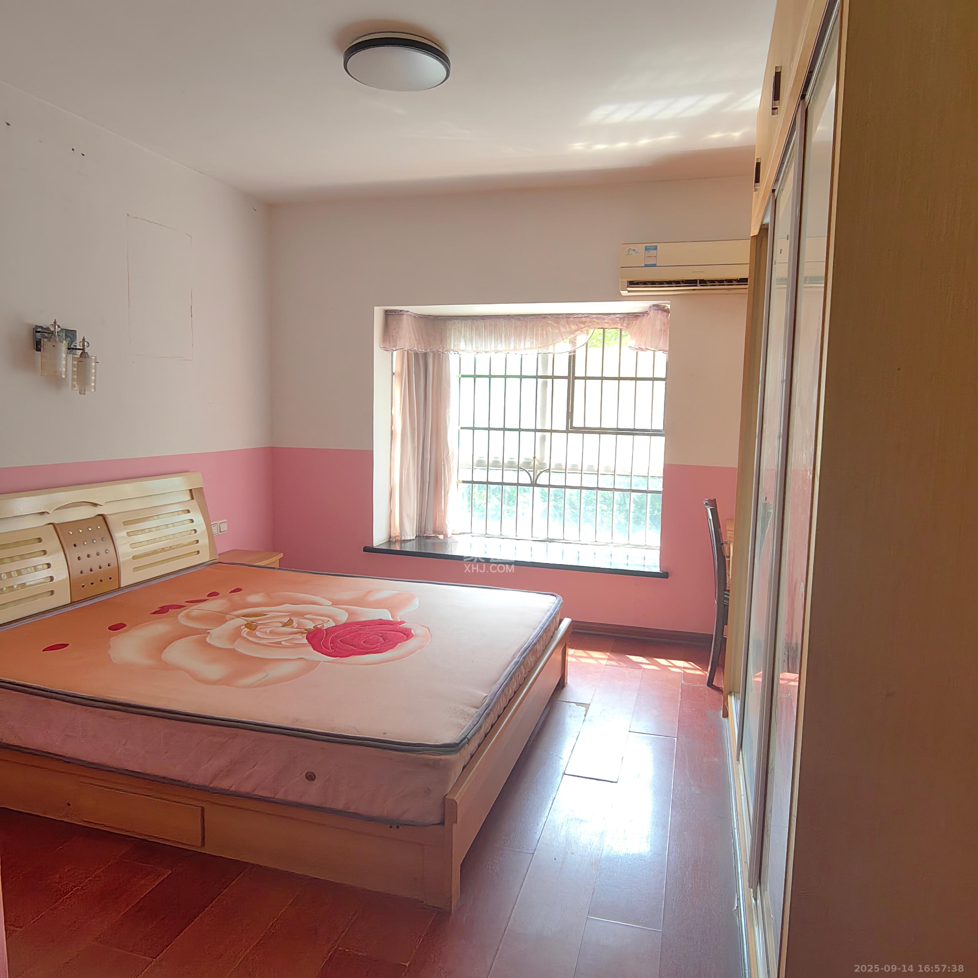 星城雅郡  3室2厅2卫    1600.0元/月室内图