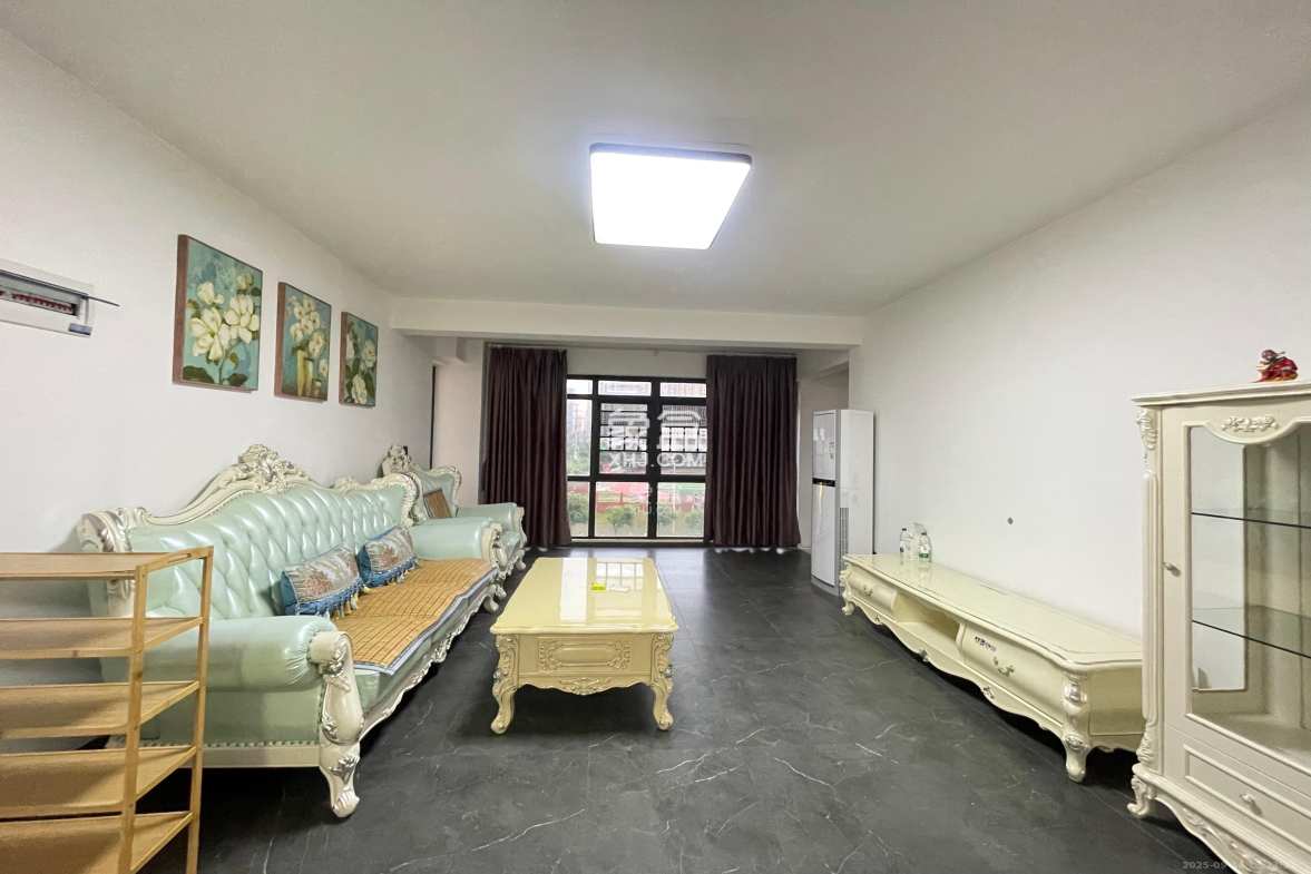 润和滨江府 4室2厅2卫 2800.0元/月 润和滨江府 4室2厅2卫 2800.0元/月室内图