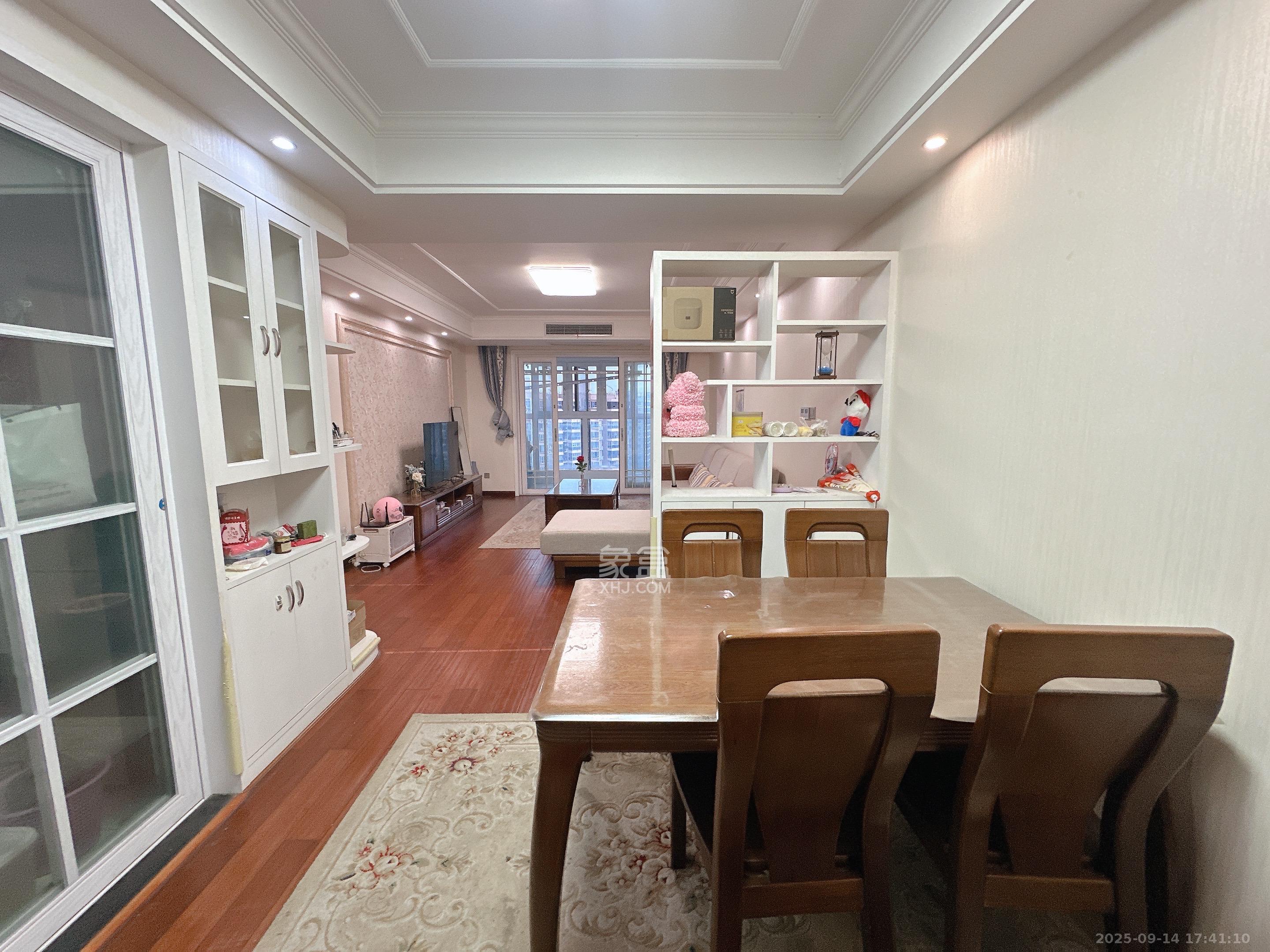 香江锦城 3室2厅1卫 4000.0元/月 香江锦城 3室2厅1卫 4000.0元/月室内图